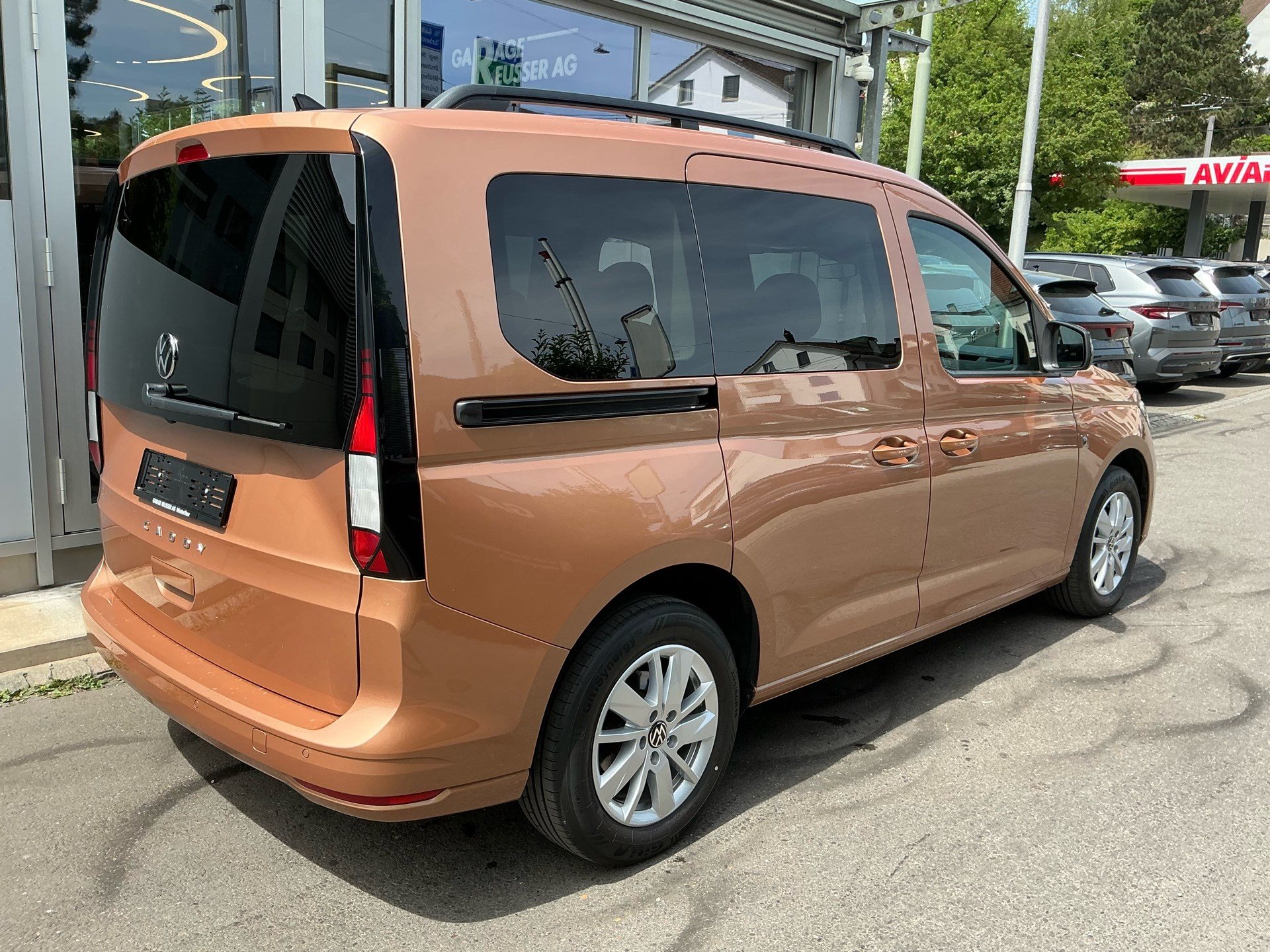 VW Caddy 2.0 TDI DSG LIFE *** NAVI DISCOVER & RÜCKFAHRKAMERA ***-image-3