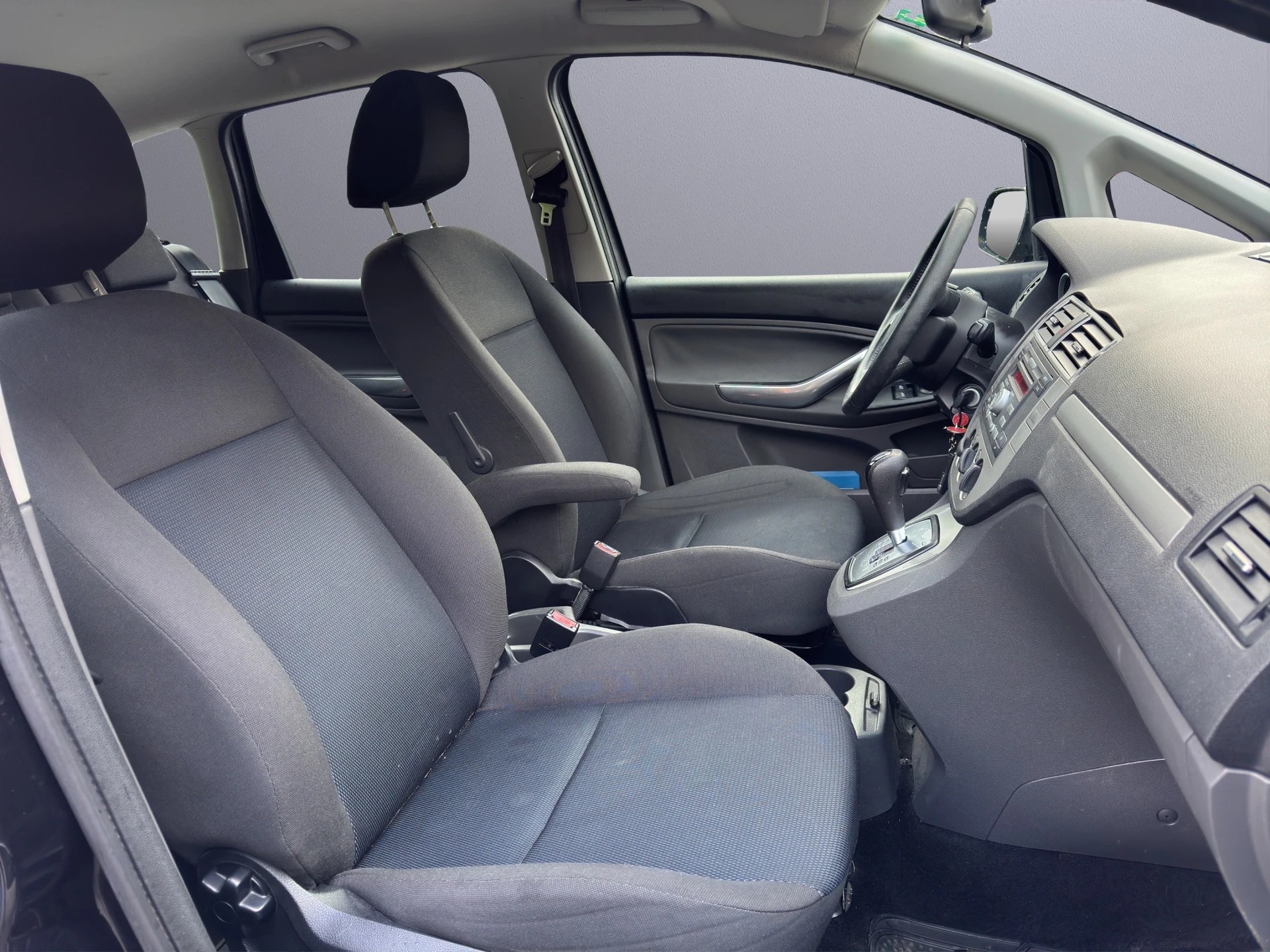 FORD C-Max 2.0 16V Titanium Automatic-image-10