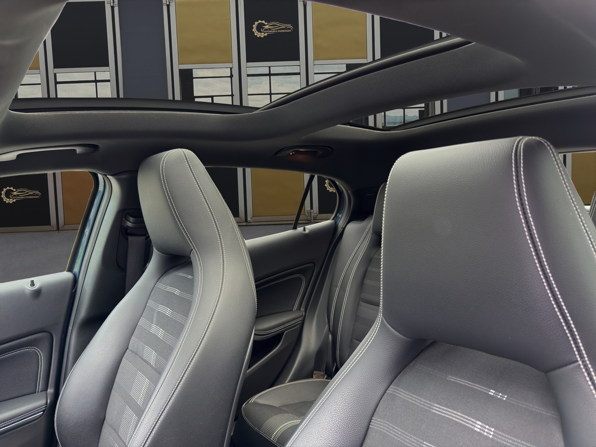 MERCEDES-BENZ GLA 200 Night Star 7G-DCT-image-9
