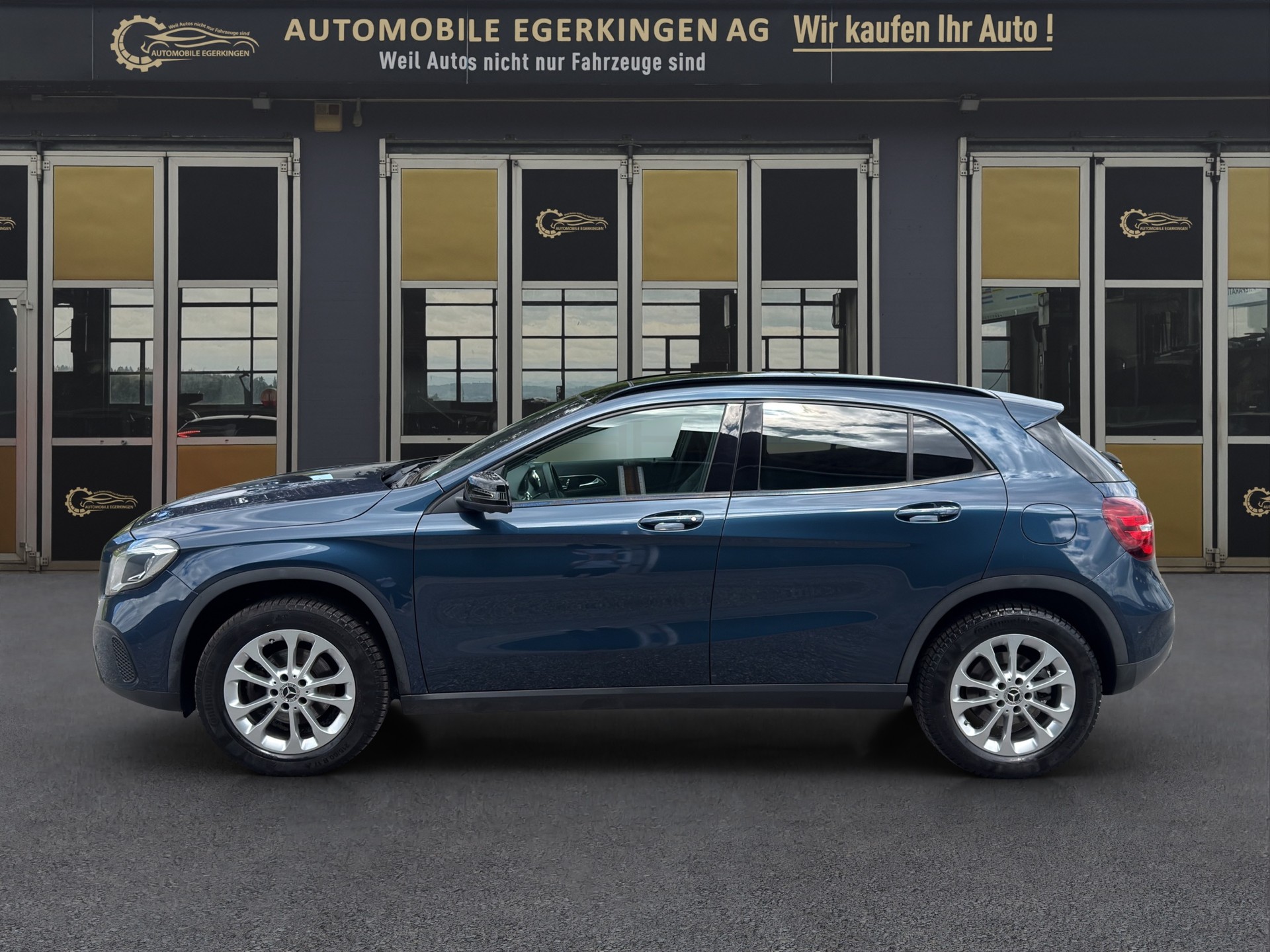 MERCEDES-BENZ GLA 200 Night Star 7G-DCT-image-7