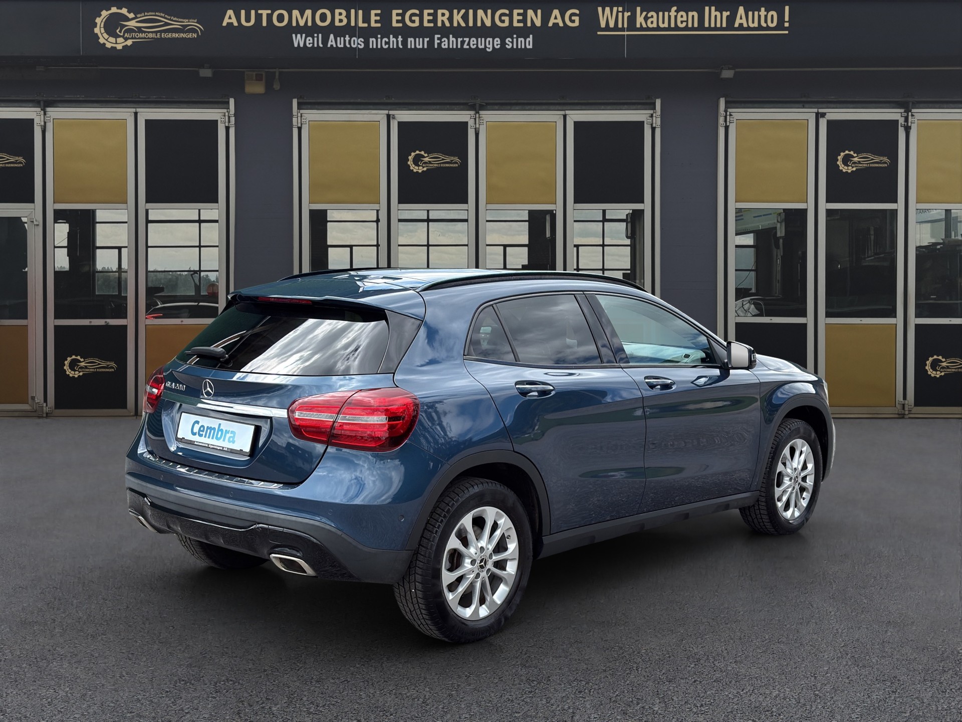 MERCEDES-BENZ GLA 200 Night Star 7G-DCT-image-5