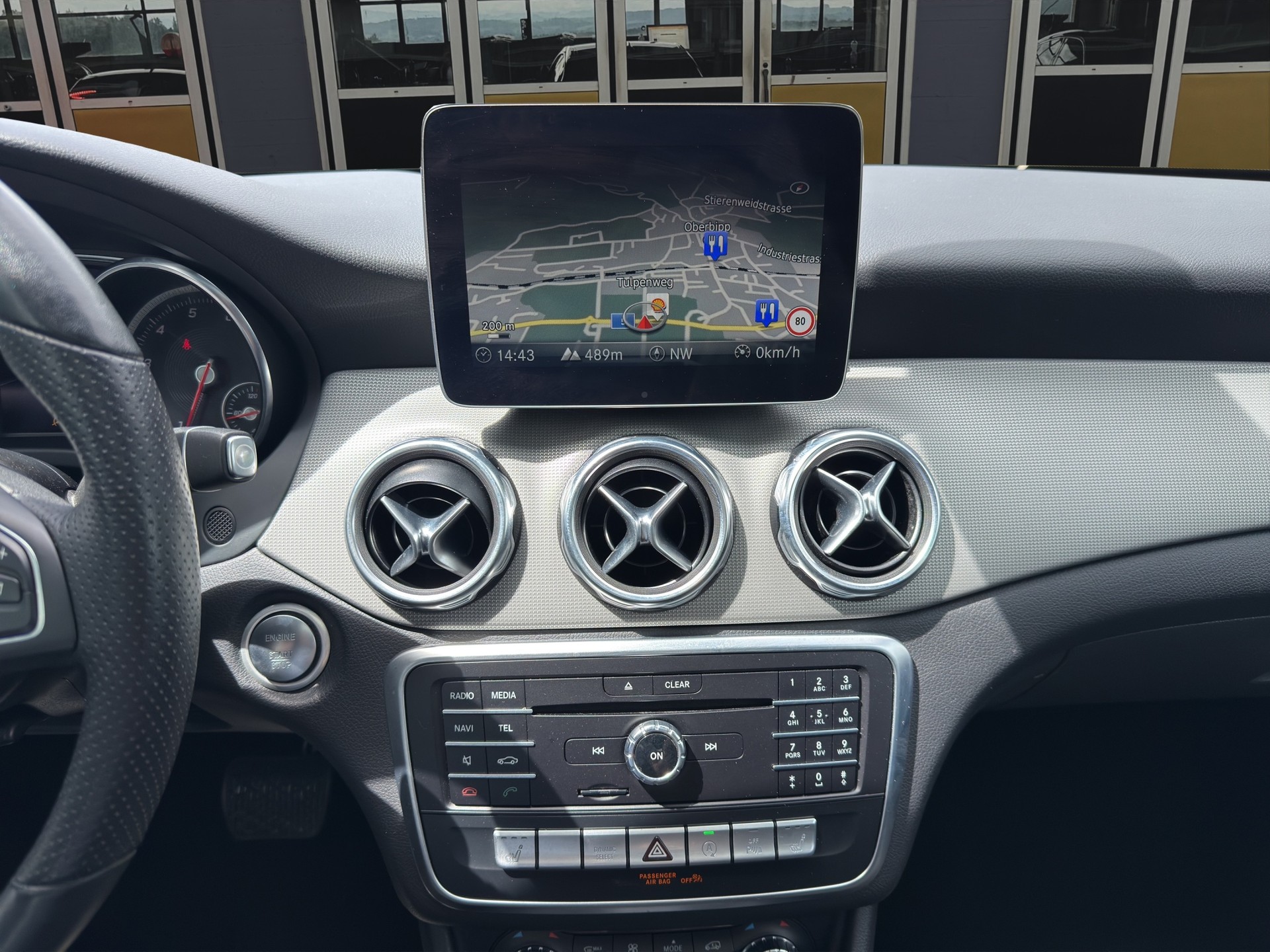MERCEDES-BENZ GLA 200 Night Star 7G-DCT-image-15