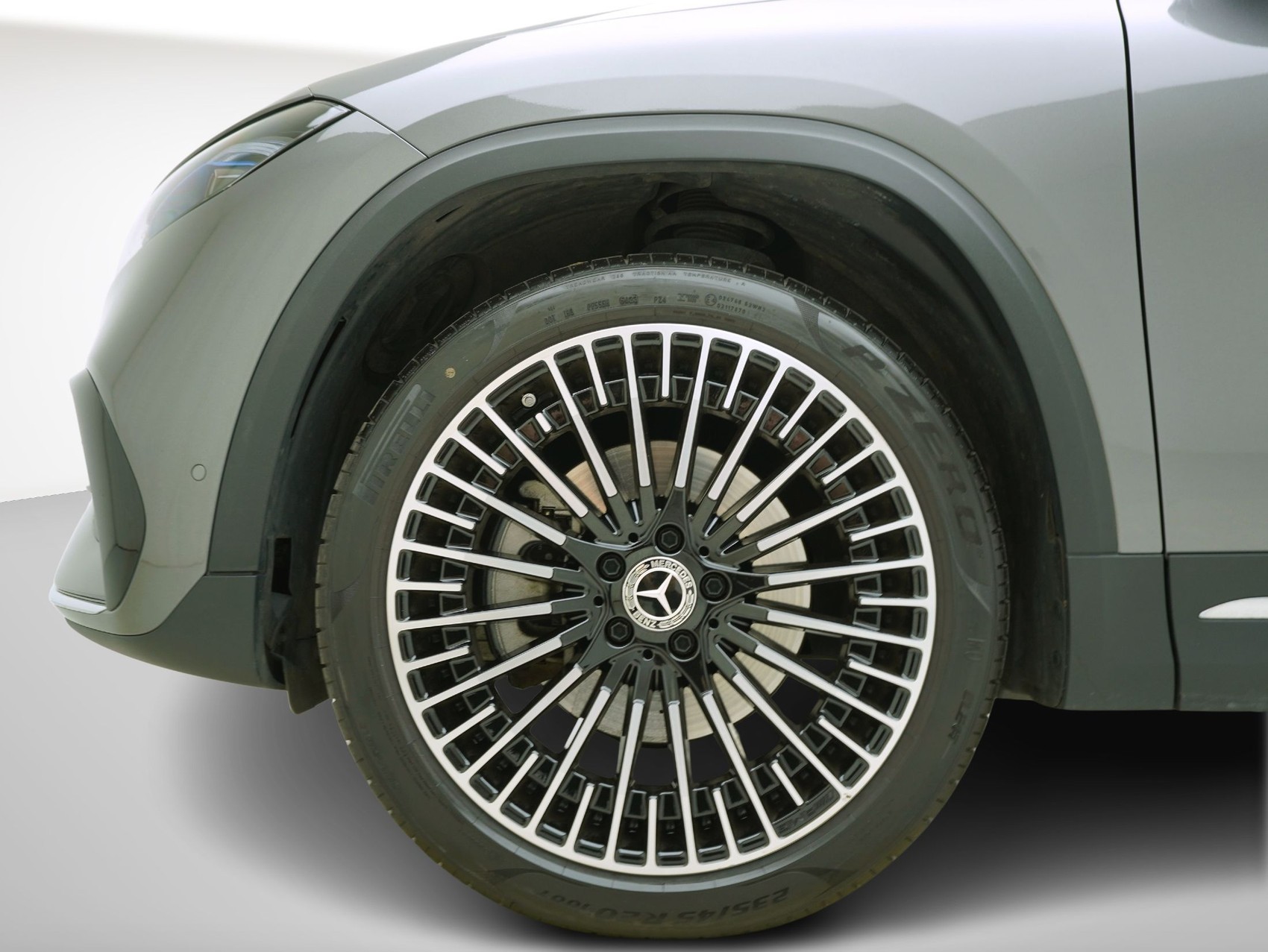 MERCEDES-BENZ EQA 250 AMG Line-image-6