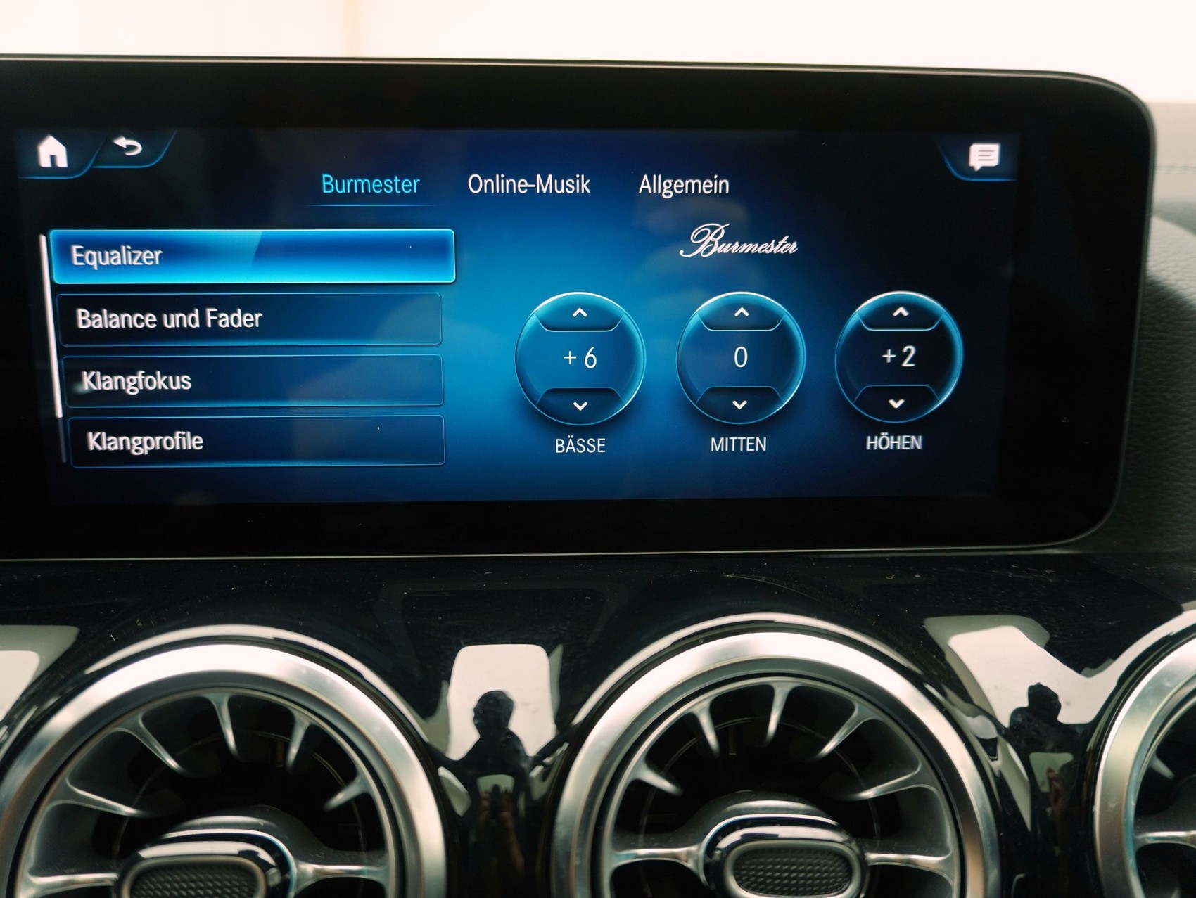 MERCEDES-BENZ EQA 250 AMG Line-image-25
