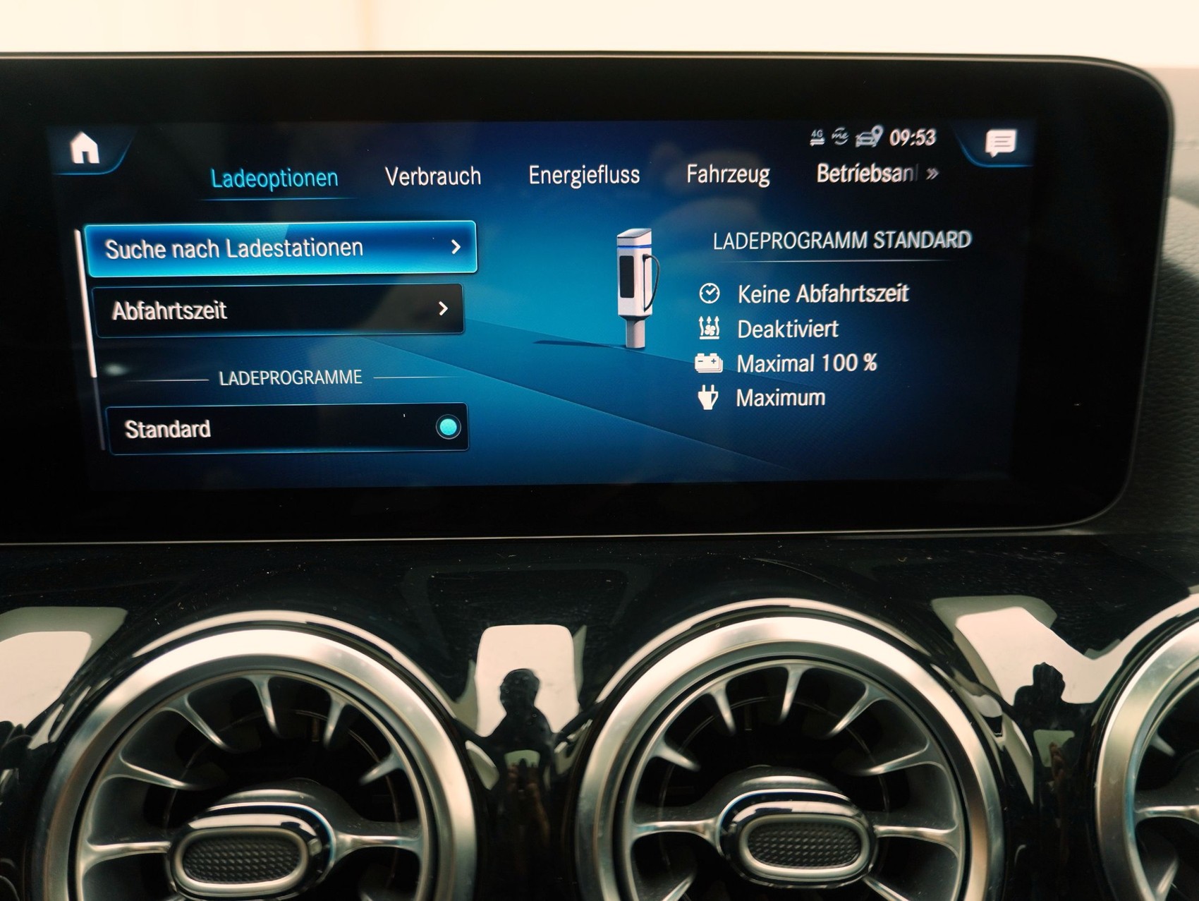 MERCEDES-BENZ EQA 250 AMG Line-image-19