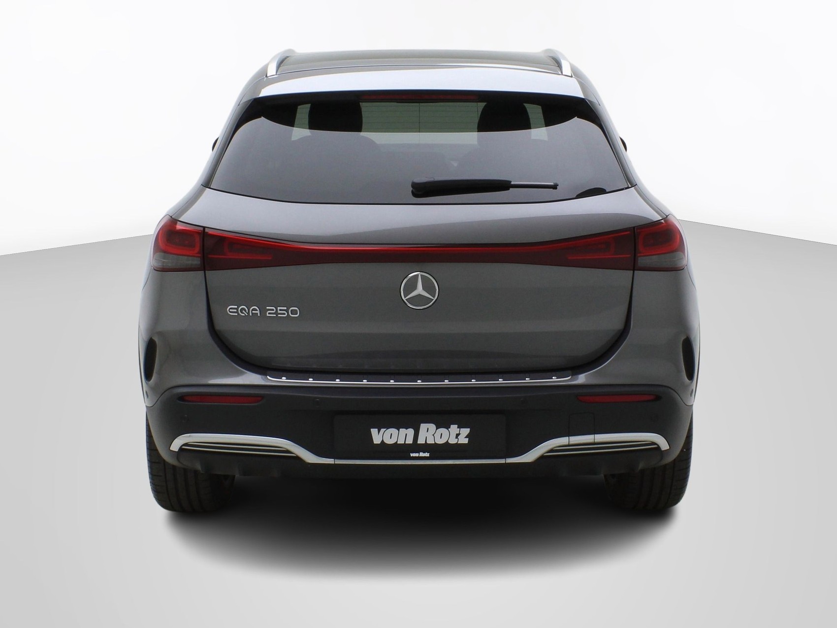 MERCEDES-BENZ EQA 250 AMG Line-showroom-element-3