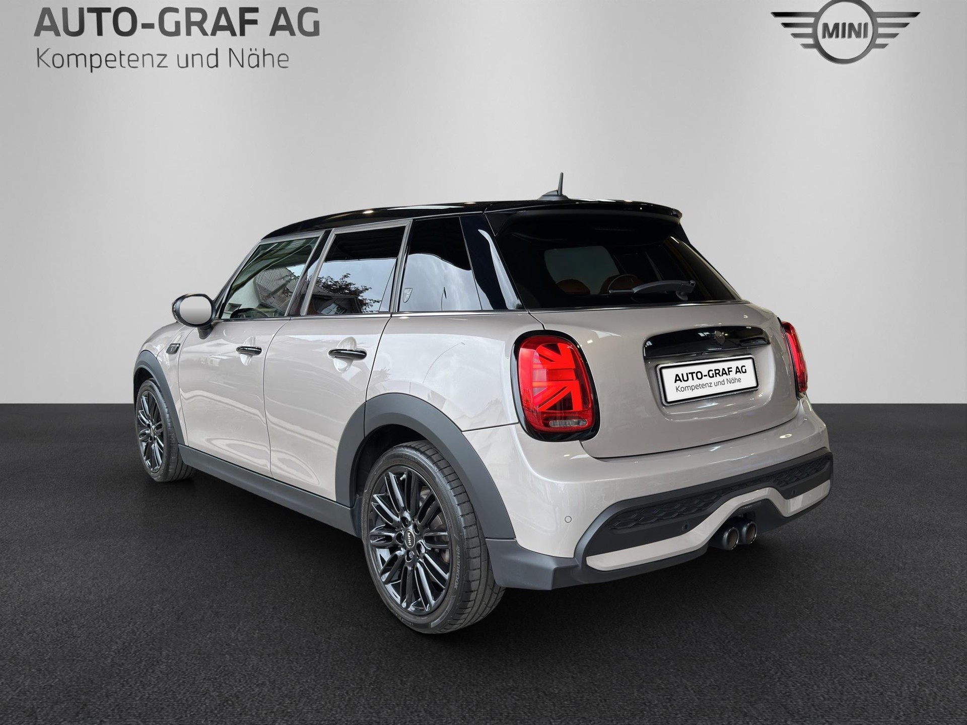 MINI Cooper S 5door-showroom-element-2