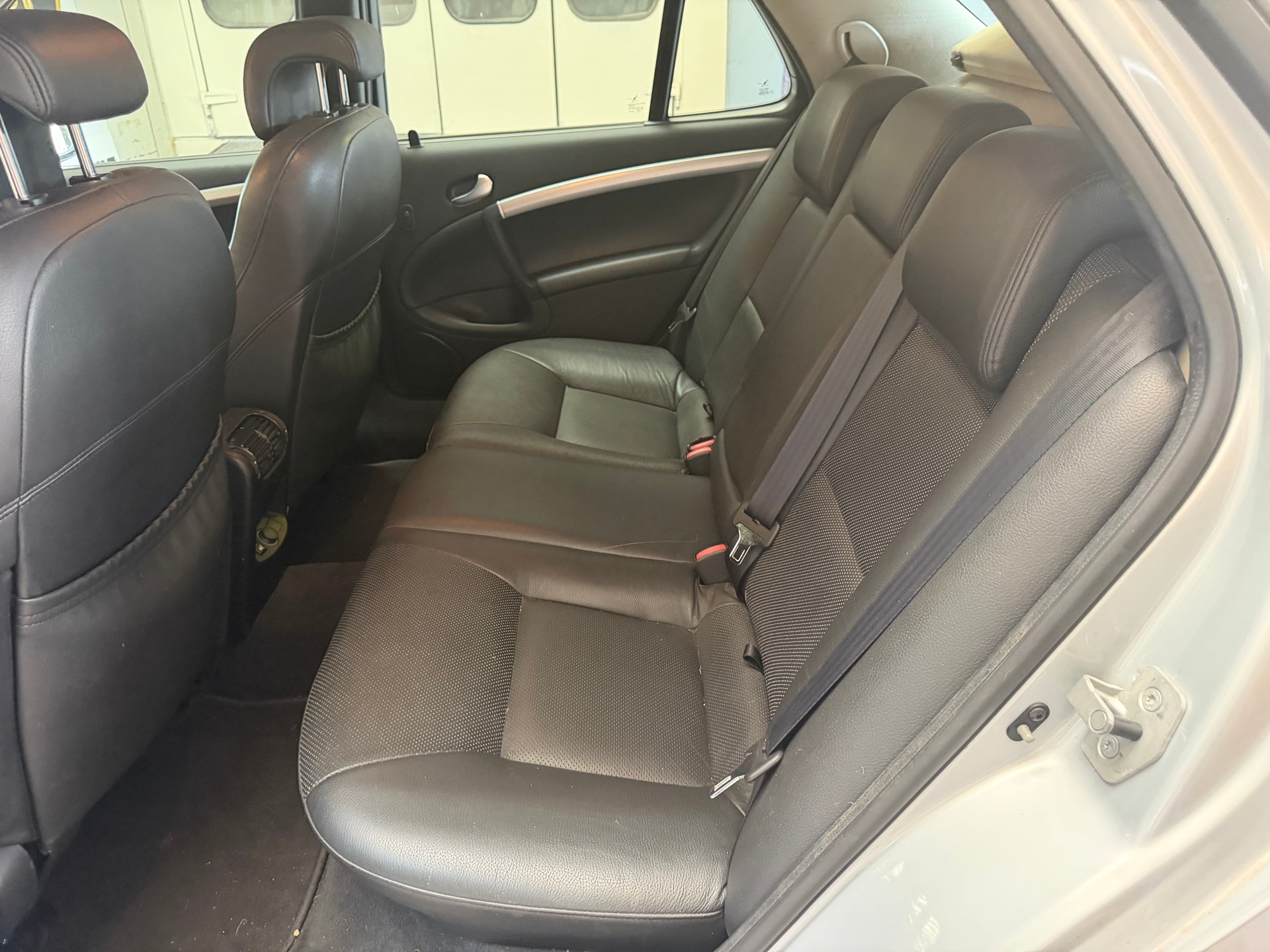 SAAB 9-5 2.0t Aero-image-8