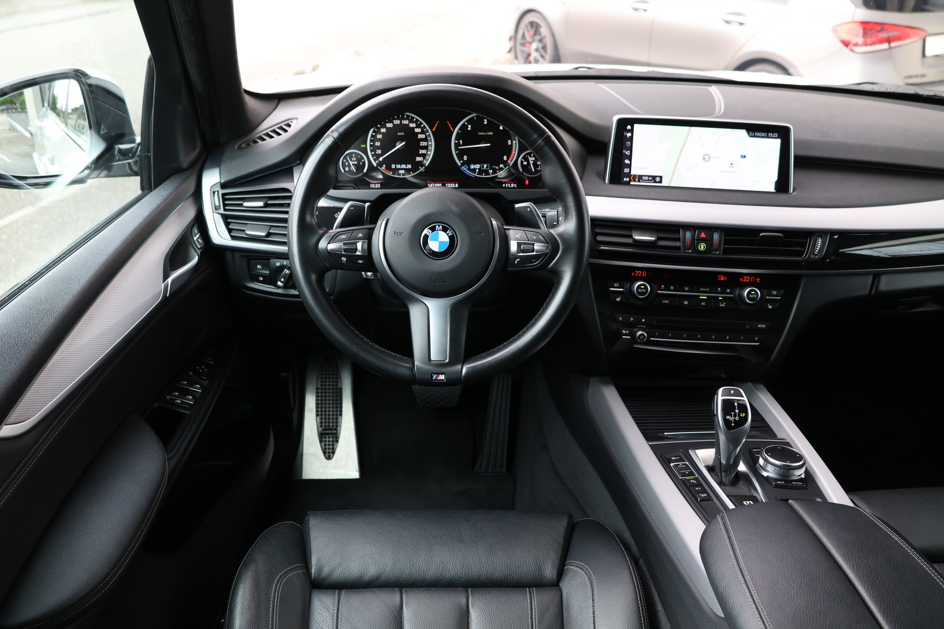 BMW X5 xDrive 40d Steptronic M-Sport 7 Plätzer + 3.5T AHK (CH)-image-12
