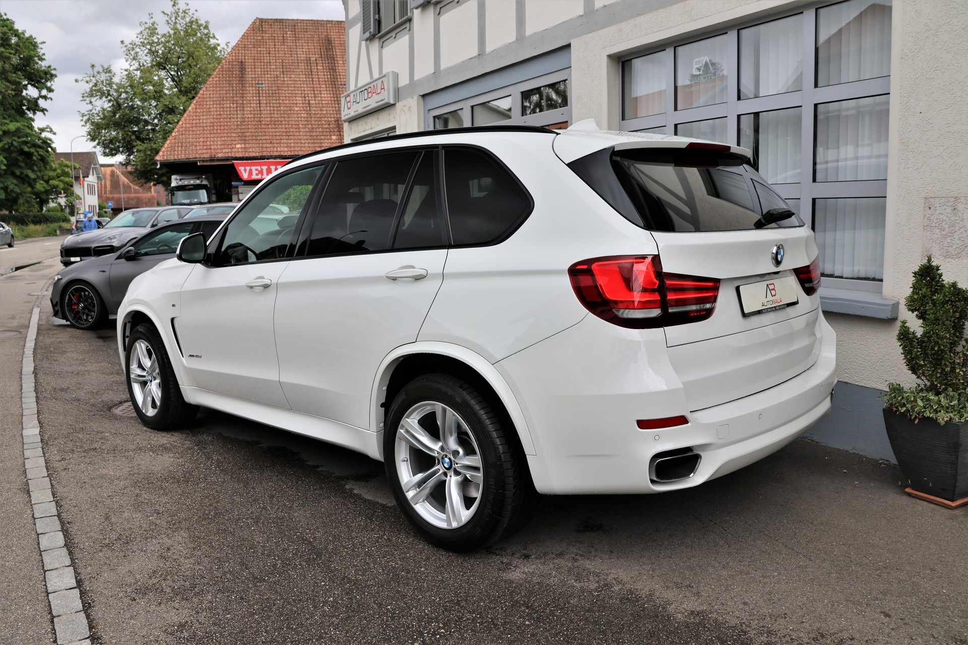 BMW X5 xDrive 40d Steptronic M-Sport 7 Plätzer + 3.5T AHK (CH)-image-6