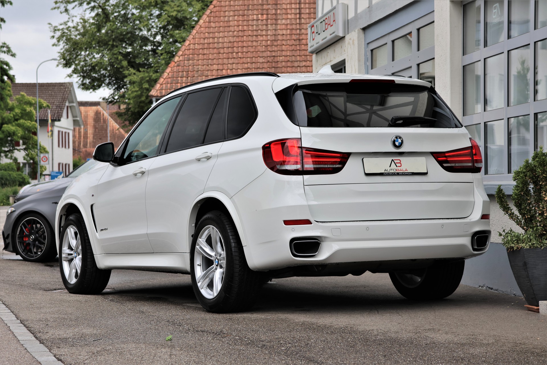 BMW X5 xDrive 40d Steptronic M-Sport 7 Plätzer + 3.5T AHK (CH)-showroom-element-2