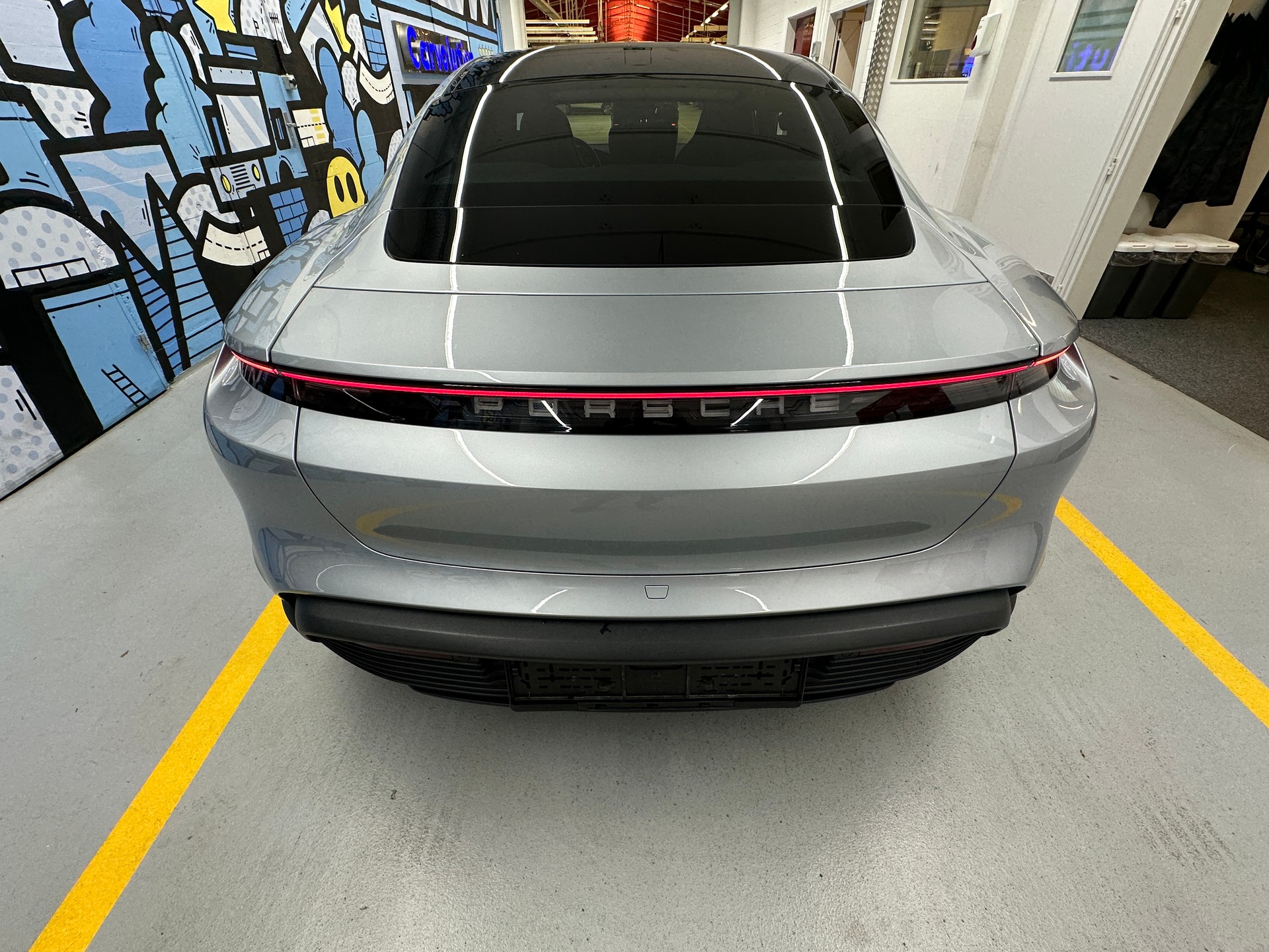 PORSCHE Taycan 4S-image-4