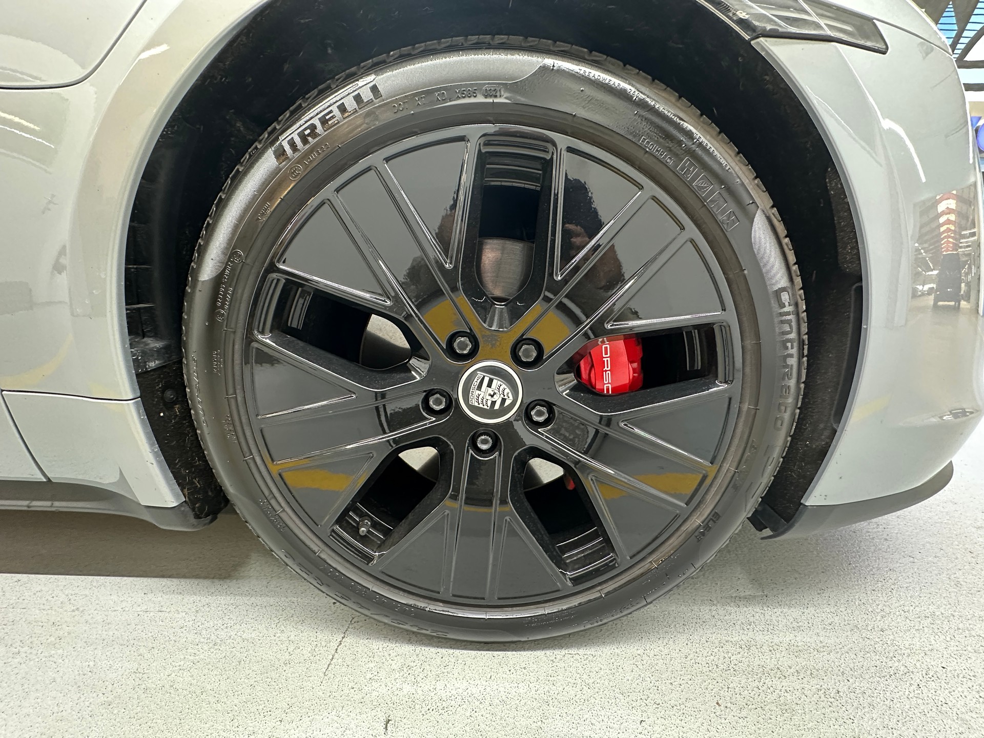 PORSCHE Taycan 4S-image-6