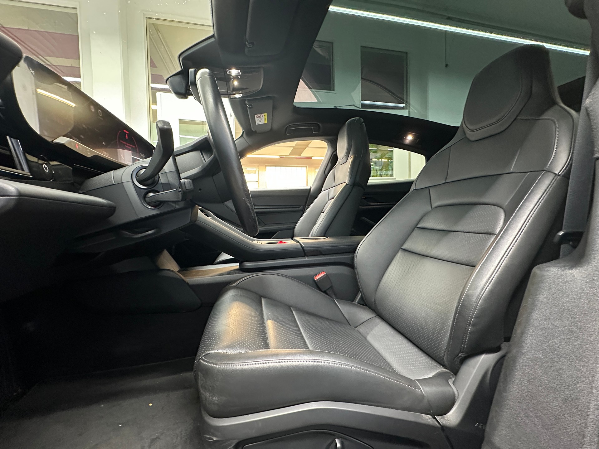 PORSCHE Taycan 4S-image-8