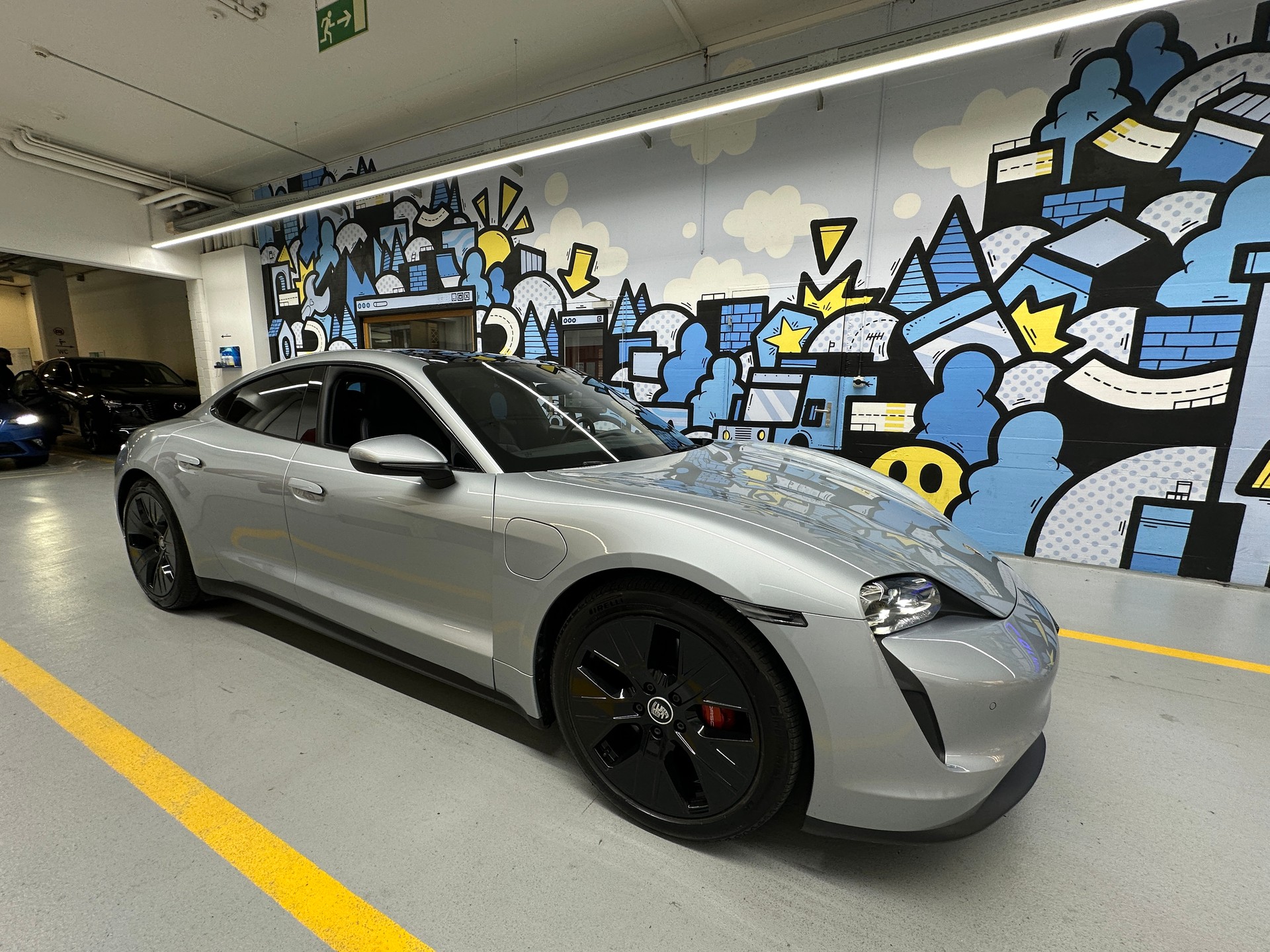 PORSCHE Taycan 4S