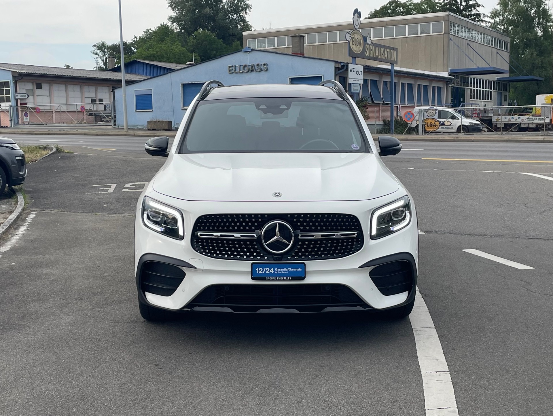 MERCEDES-BENZ GLB 250 4Matic AMG Line 8G-Tronic-showroom-element-1
