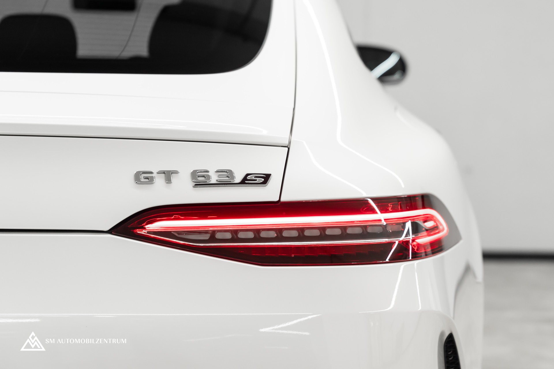 MERCEDES-BENZ AMG GT 63 S 4matic+ / Panorama / Head-Up / Sitzbelüftung-image-13