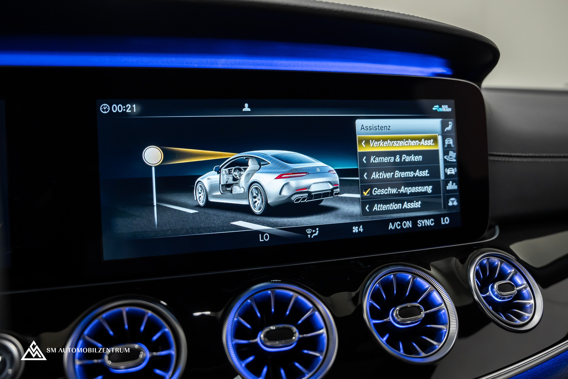 MERCEDES-BENZ AMG GT 63 S 4matic+ / Panorama / Head-Up / Sitzbelüftung-image-38