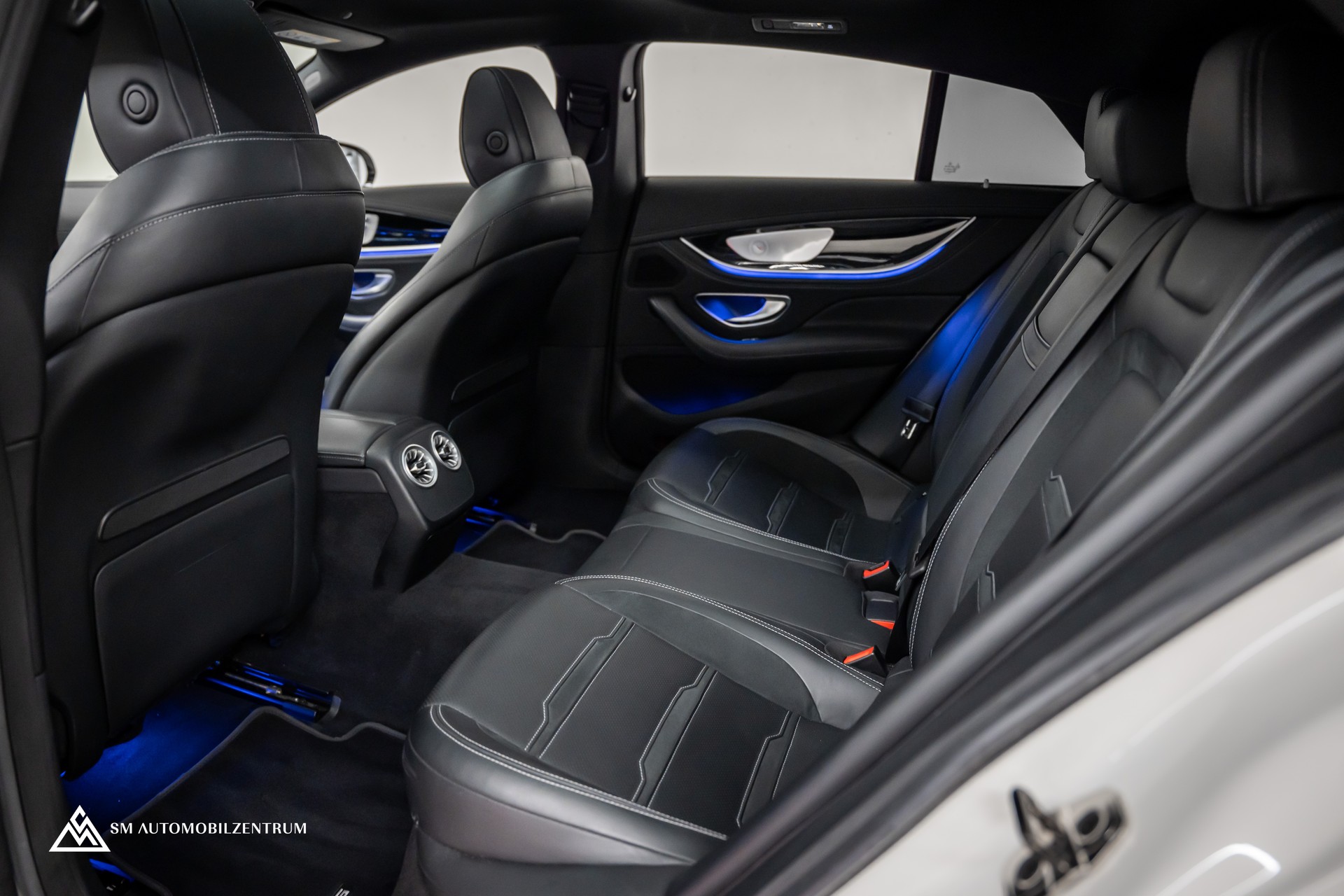 MERCEDES-BENZ AMG GT 63 S 4matic+ / Panorama / Head-Up / Sitzbelüftung-image-20