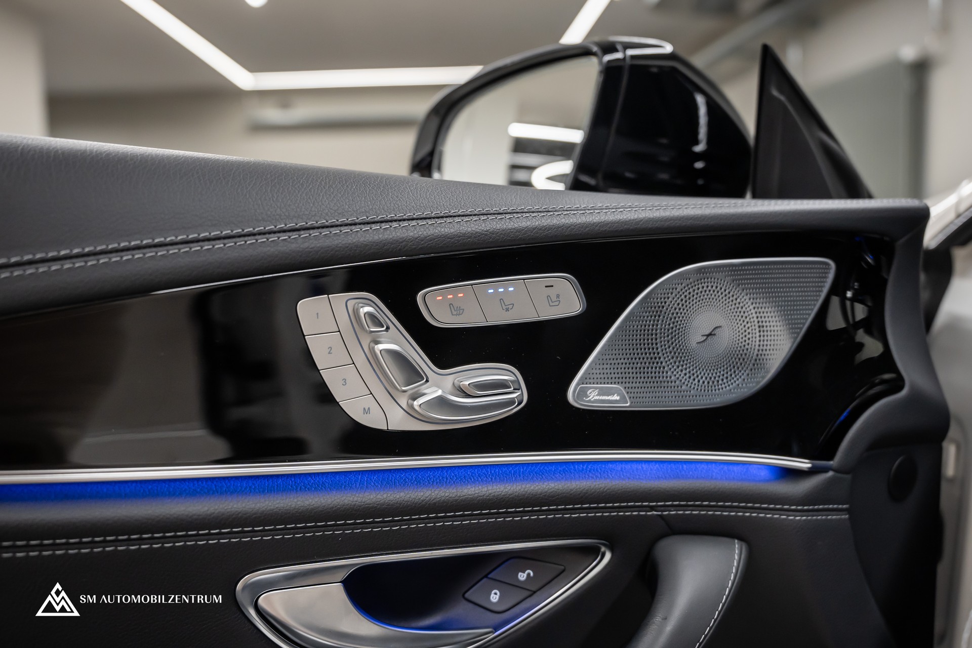 MERCEDES-BENZ AMG GT 63 S 4matic+ / Panorama / Head-Up / Sitzbelüftung-image-23