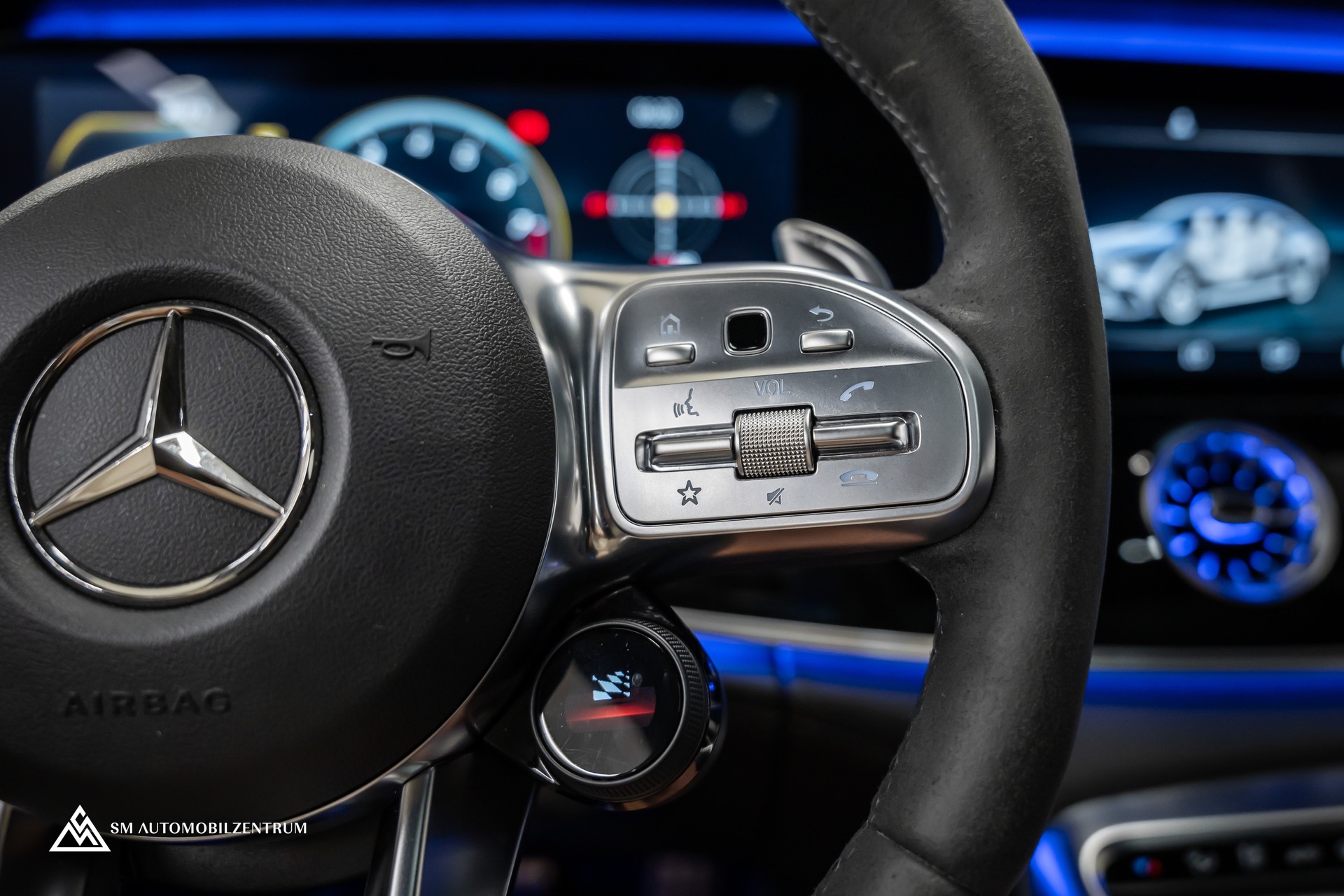 MERCEDES-BENZ AMG GT 63 S 4matic+ / Panorama / Head-Up / Sitzbelüftung-image-28