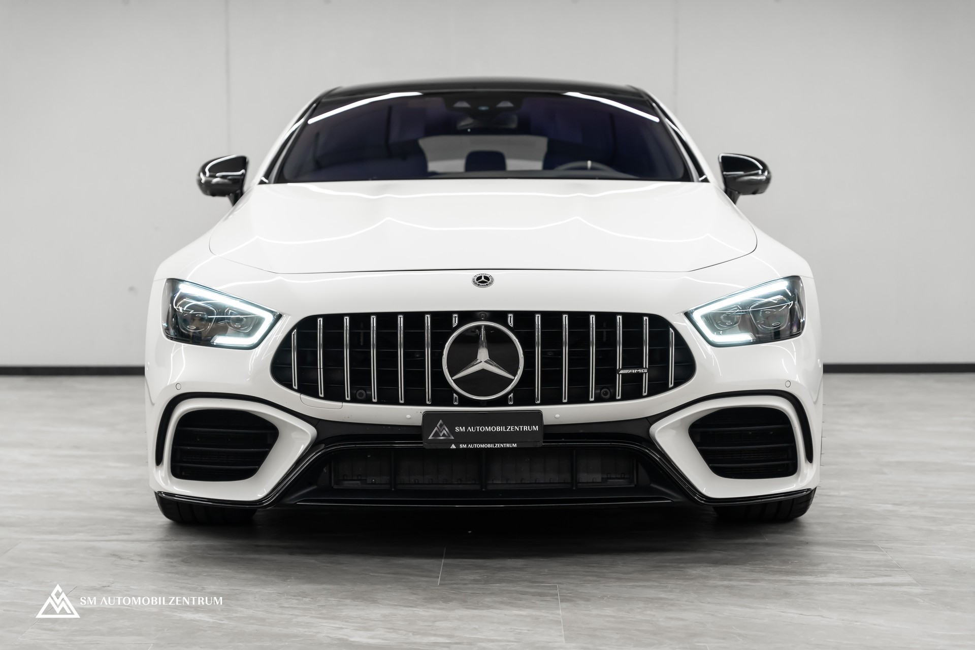 MERCEDES-BENZ AMG GT 63 S 4matic+ / Panorama / Head-Up / Sitzbelüftung-showroom-element-3