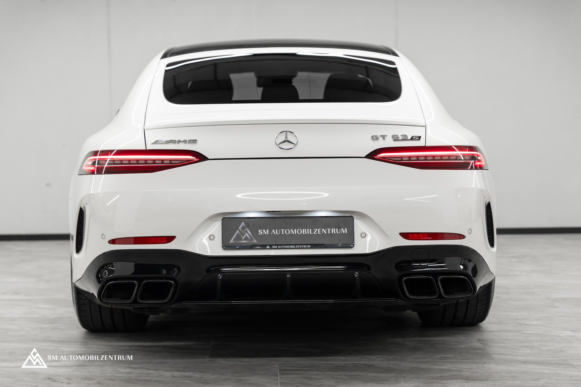 MERCEDES-BENZ AMG GT 63 S 4matic+ / Panorama / Head-Up / Sitzbelüftung-image-12