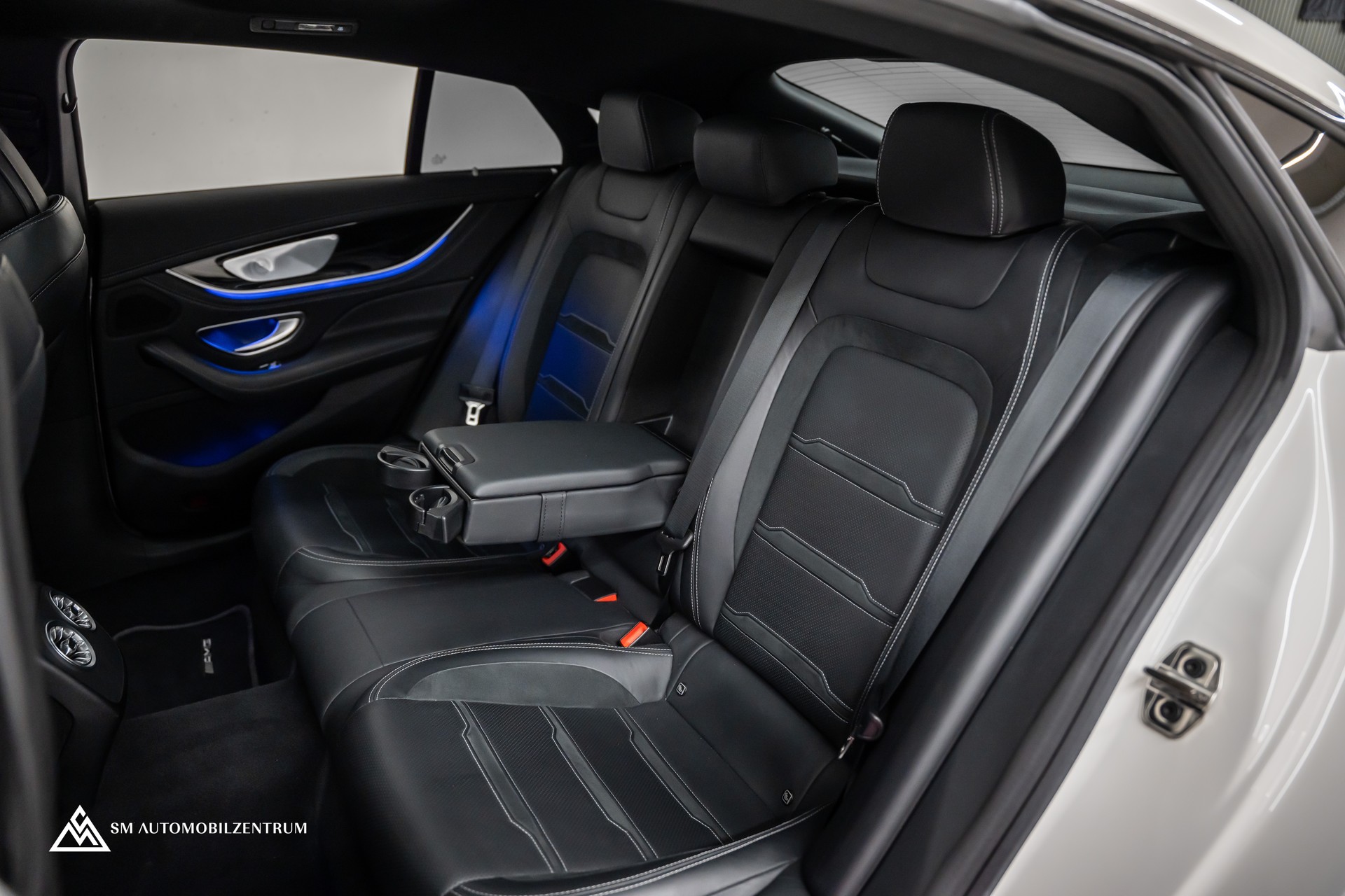 MERCEDES-BENZ AMG GT 63 S 4matic+ / Panorama / Head-Up / Sitzbelüftung-image-21