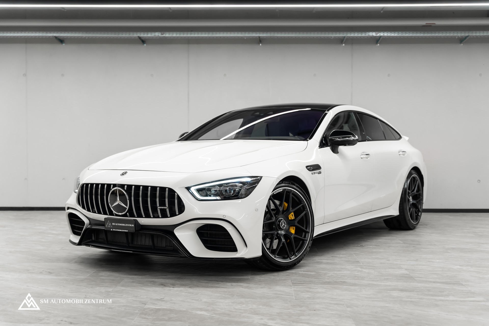 MERCEDES-BENZ AMG GT 63 S 4matic+ / Panorama / Head-Up / Sitzbelüftung