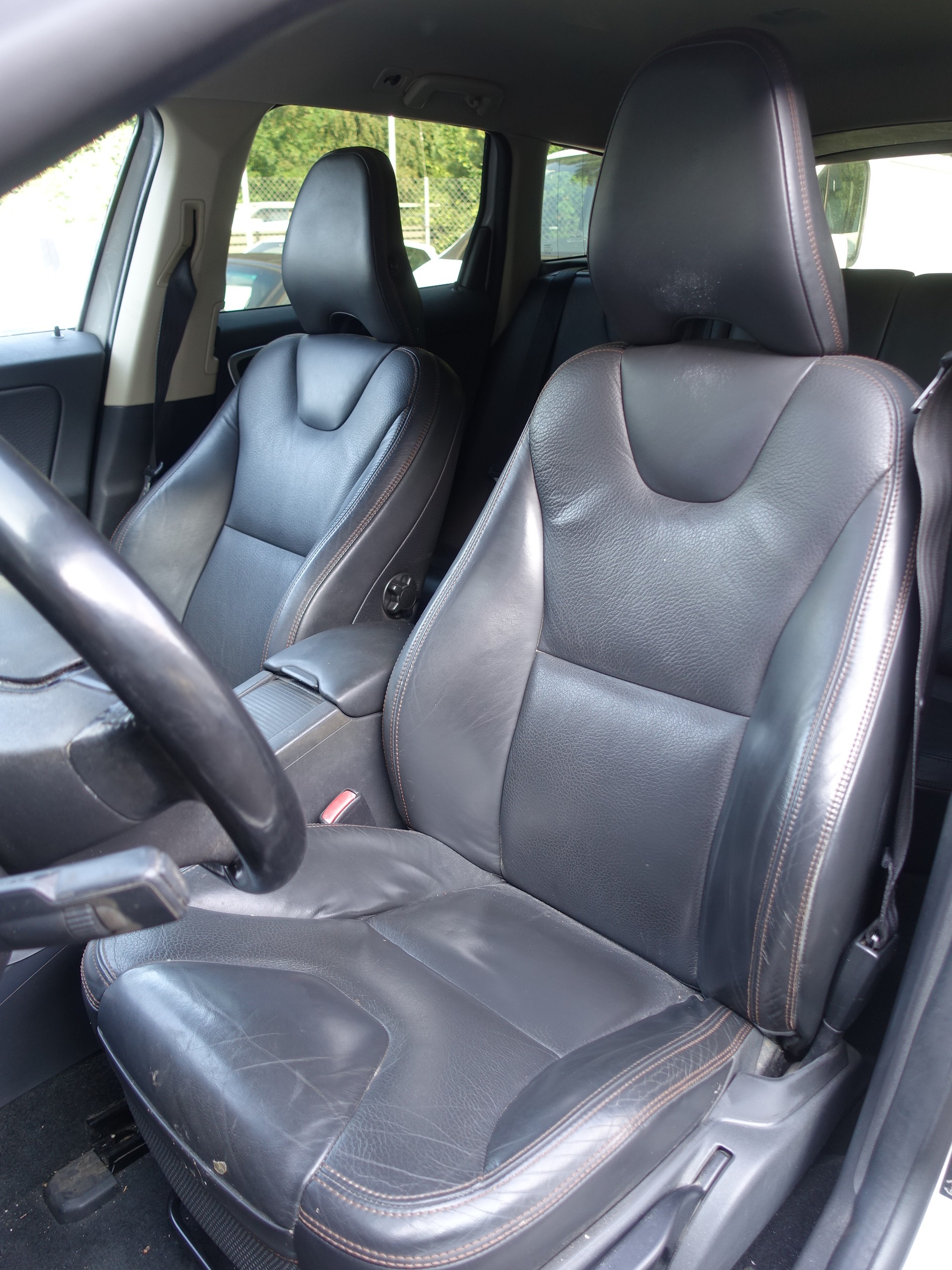 VOLVO XC60 2.4D Momentum Geartronic-image-7