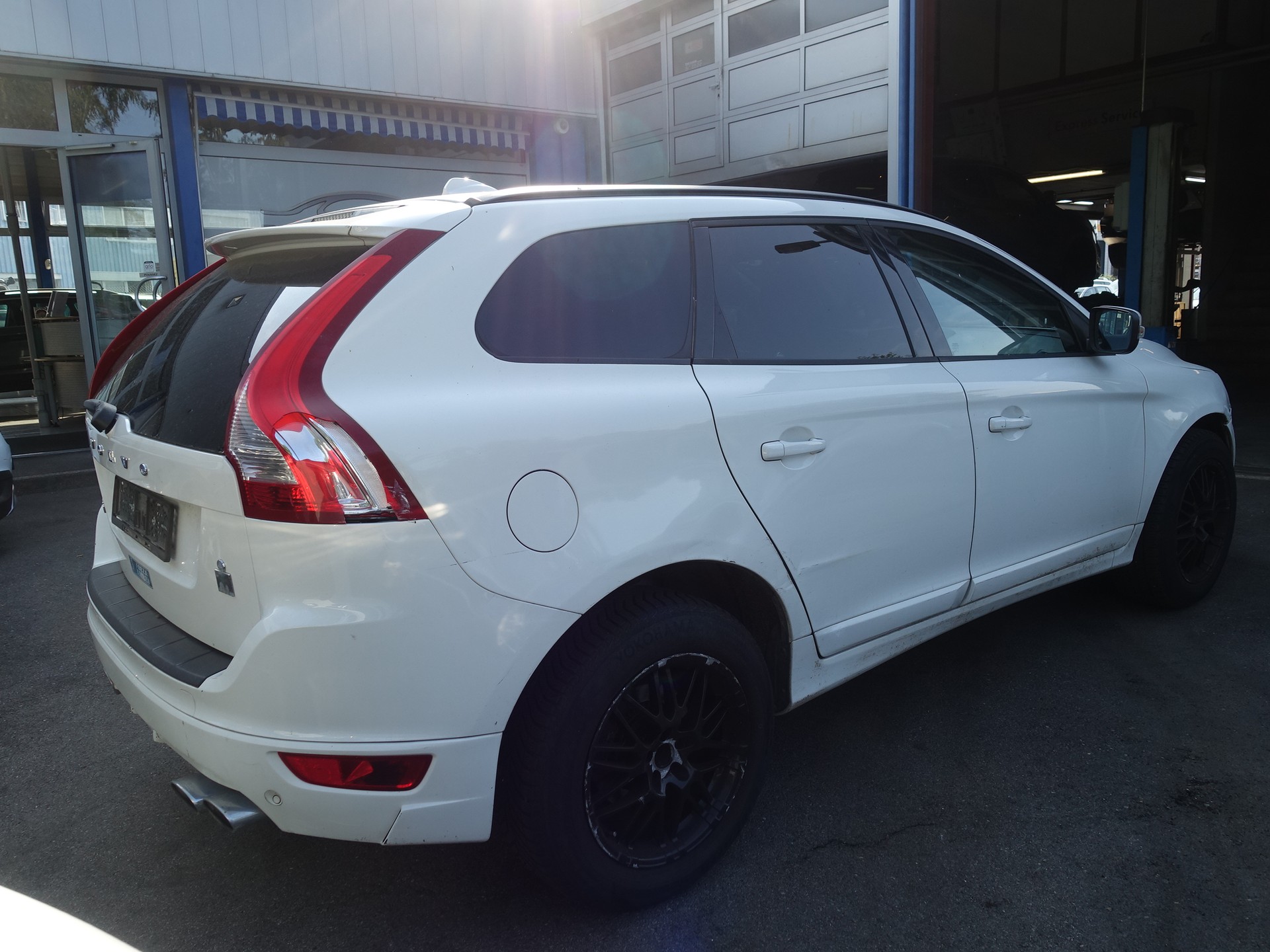 VOLVO XC60 2.4D Momentum Geartronic-showroom-element-3