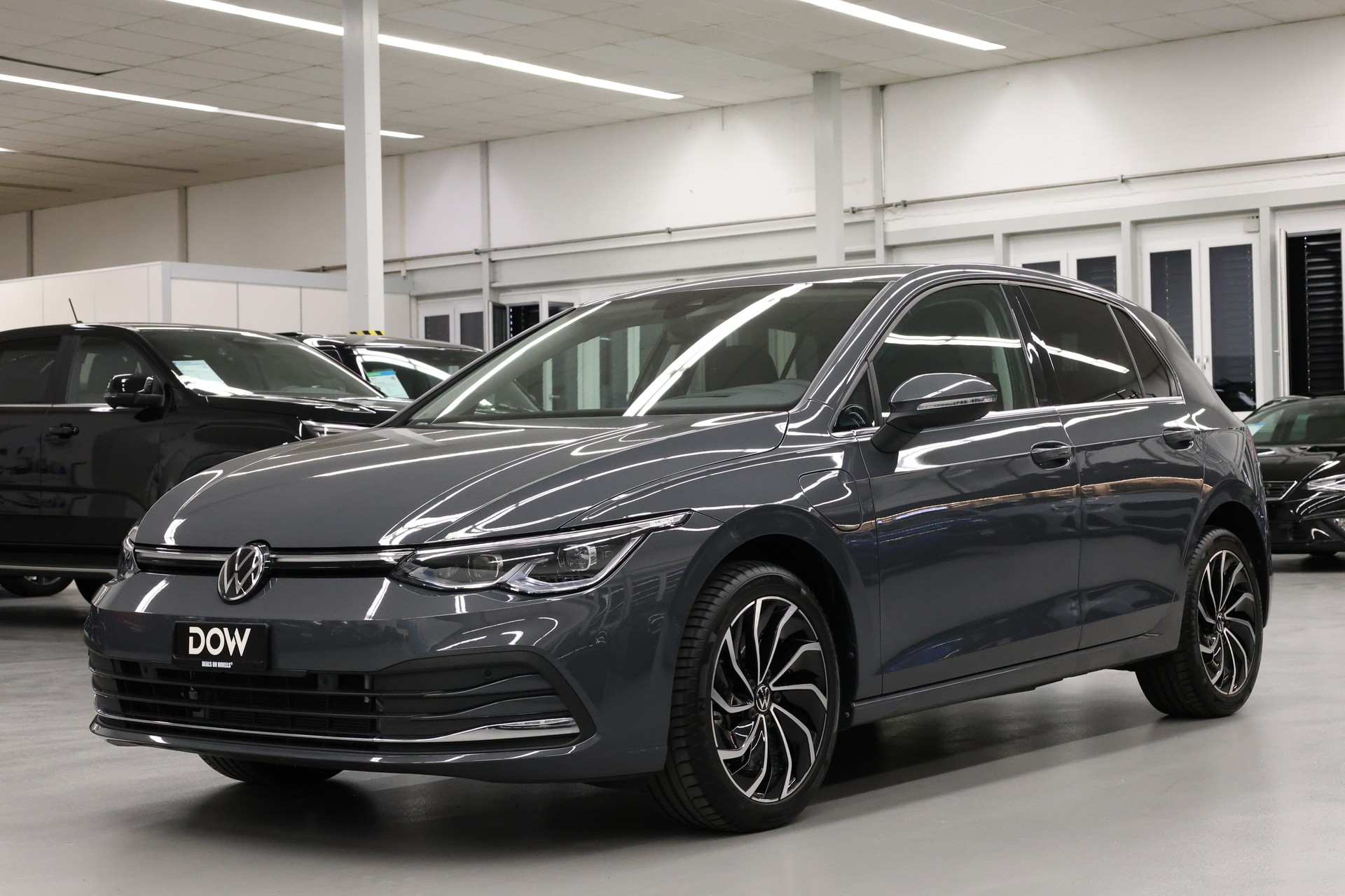 VW Golf VIII 1.4 TSI PHEV Style DSG-showroom-element-2
