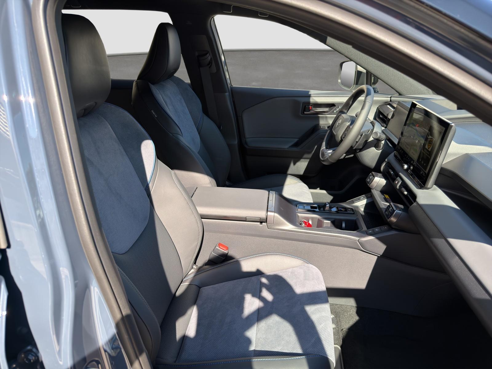 TOYOTA RAV4 2.5 Plug-In-Hybrid Style-image-15