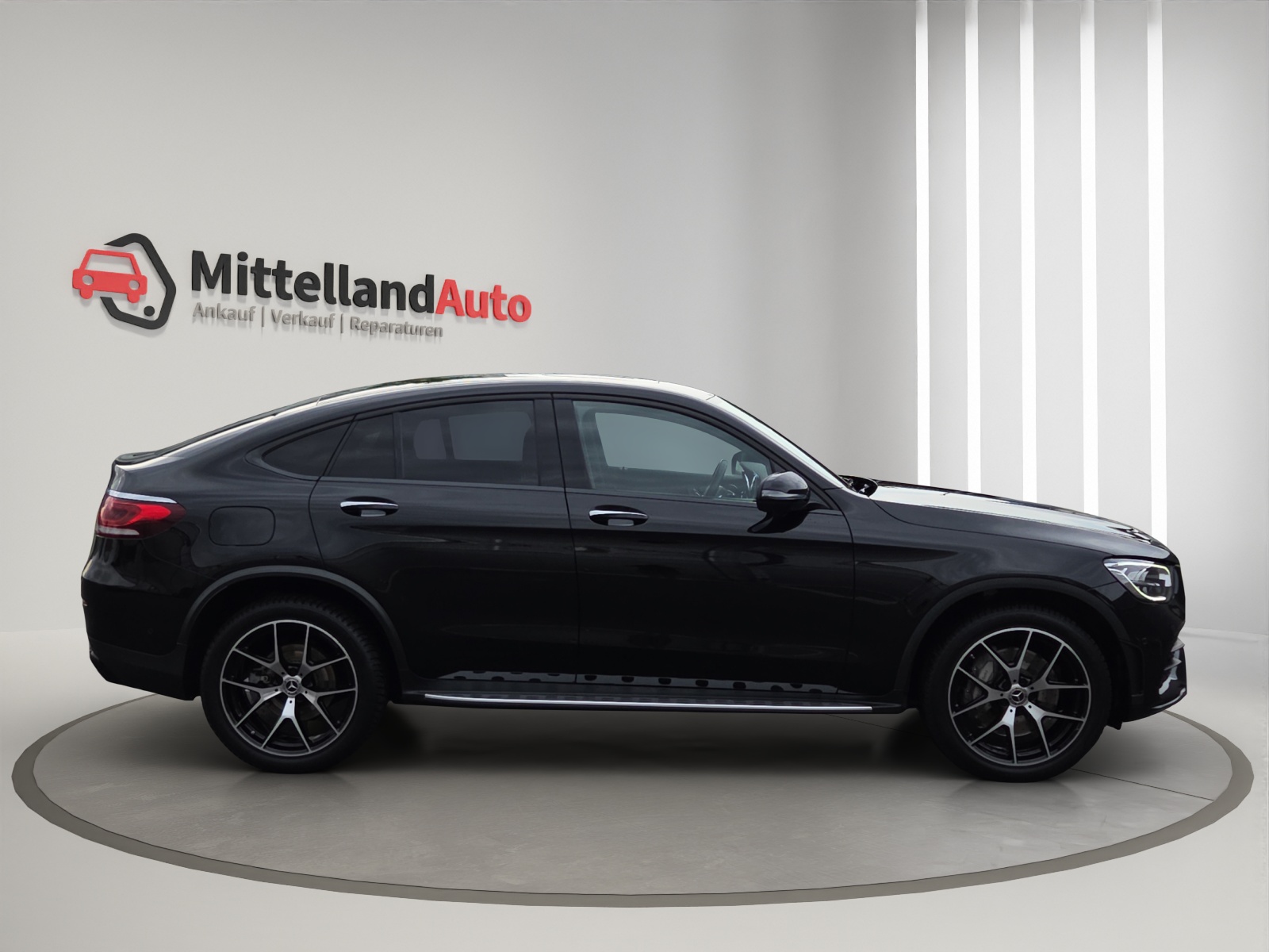 MERCEDES-BENZ GLC Coupé 300 AMG Line 4Matic 9G-Tronic-showroom-element-3