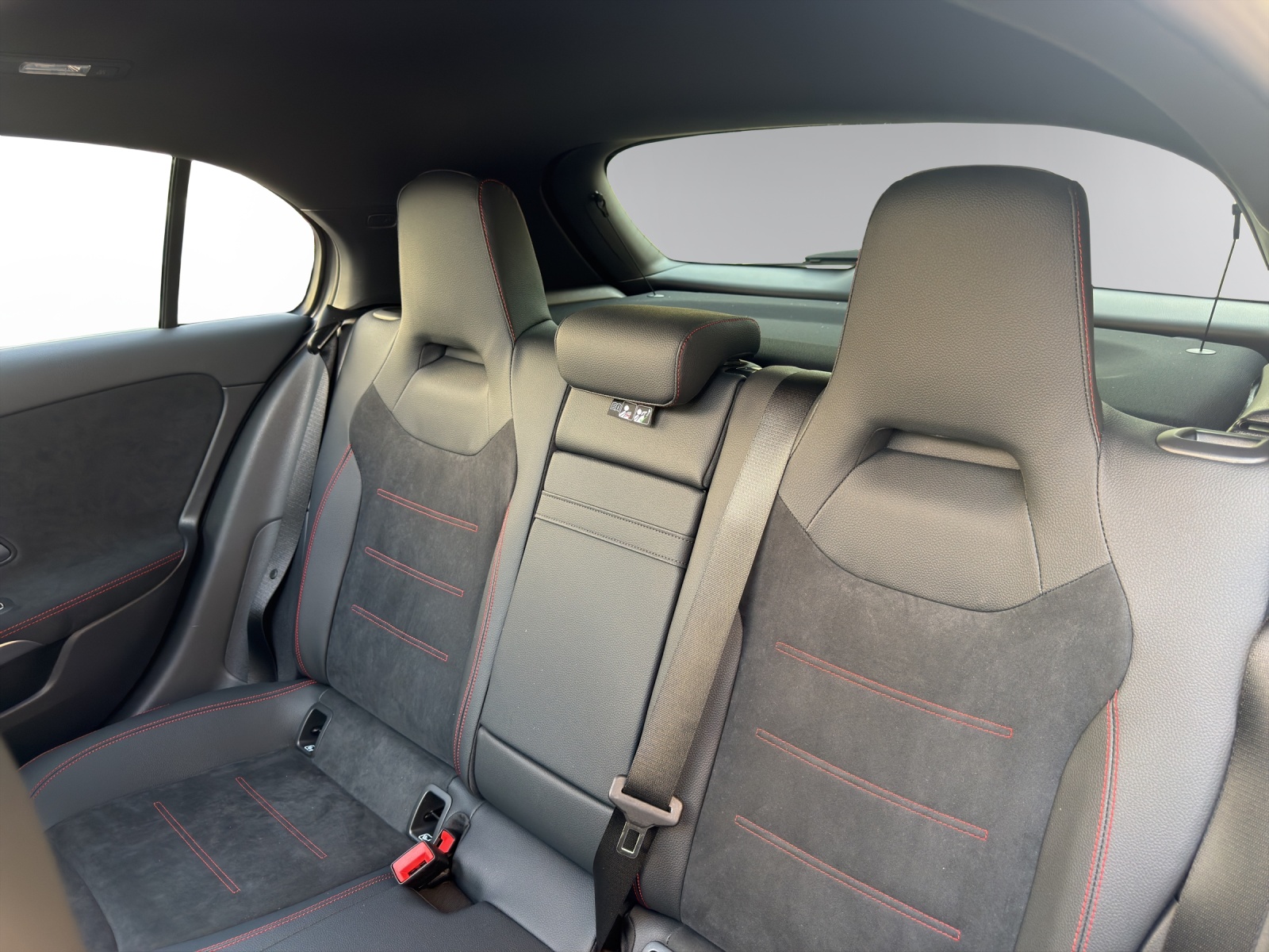 MERCEDES-BENZ A 250 4Matic 8G-DCT-image-10