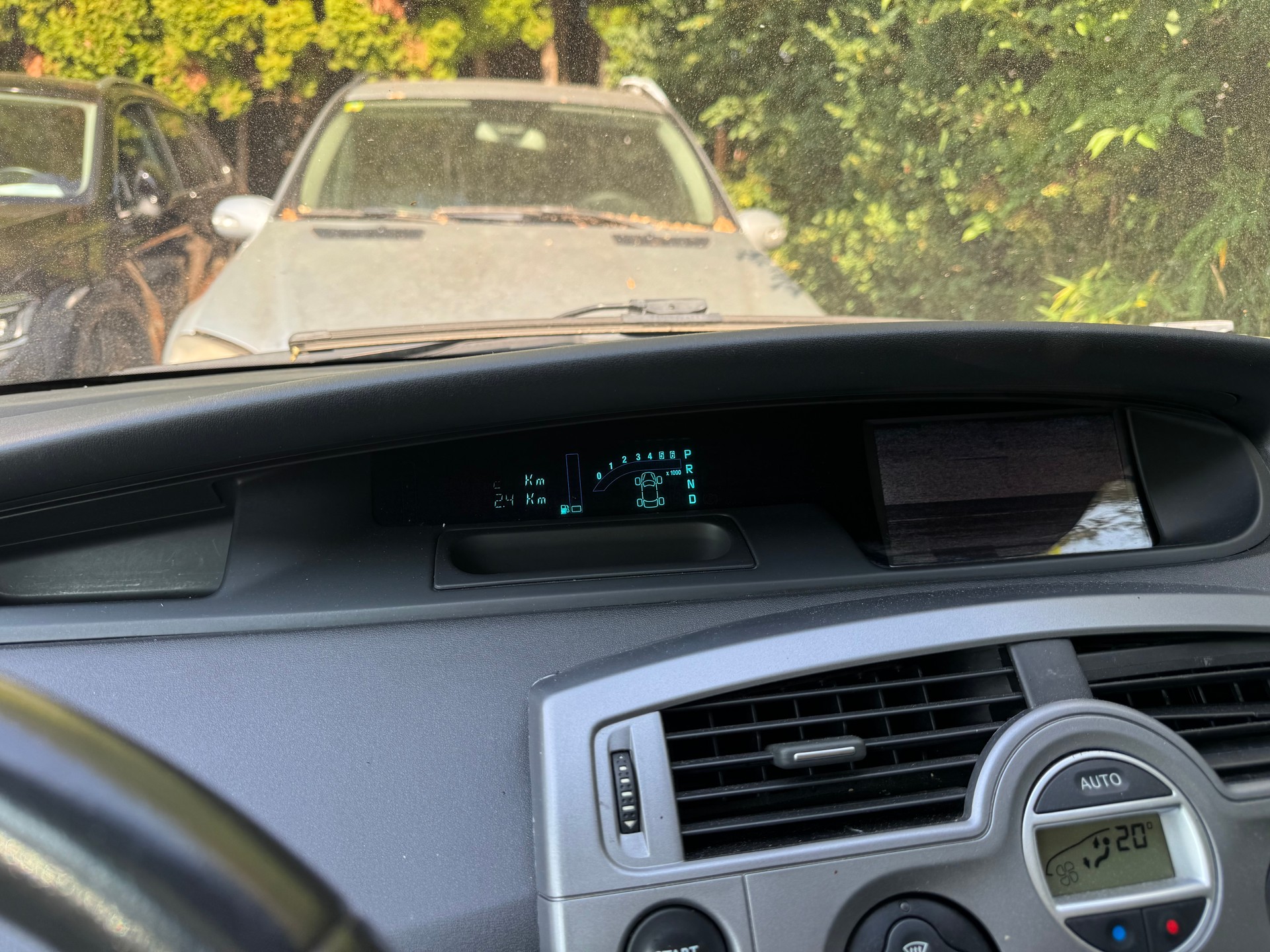 RENAULT Grand Scénic 2.0 dCi Dynamique Automatic-image-5