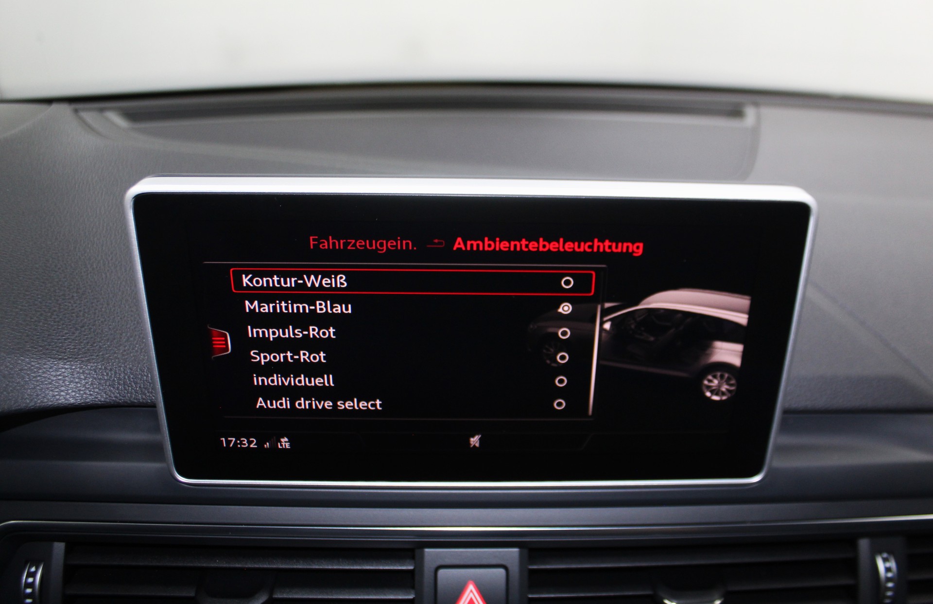 AUDI RS4 Avant 2.9 TFSI quattro tiptronic ABT Edition 510 / Sonderlackierung San Marino Blau / ohne OPF / CH-Fahrzeug-image-27