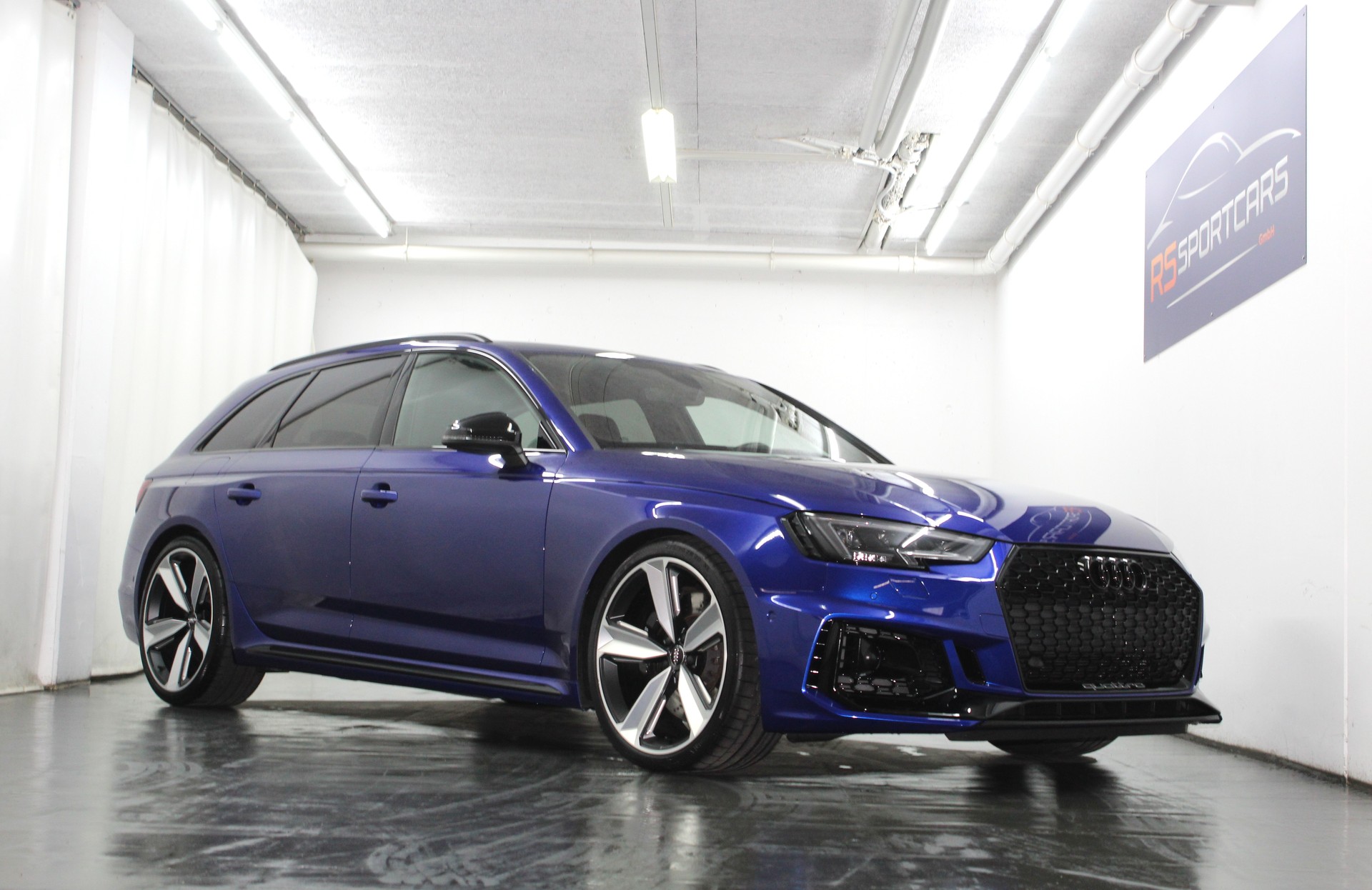 AUDI RS4 Avant 2.9 TFSI quattro tiptronic ABT Edition 510 / Sonderlackierung San Marino Blau / ohne OPF / CH-Fahrzeug