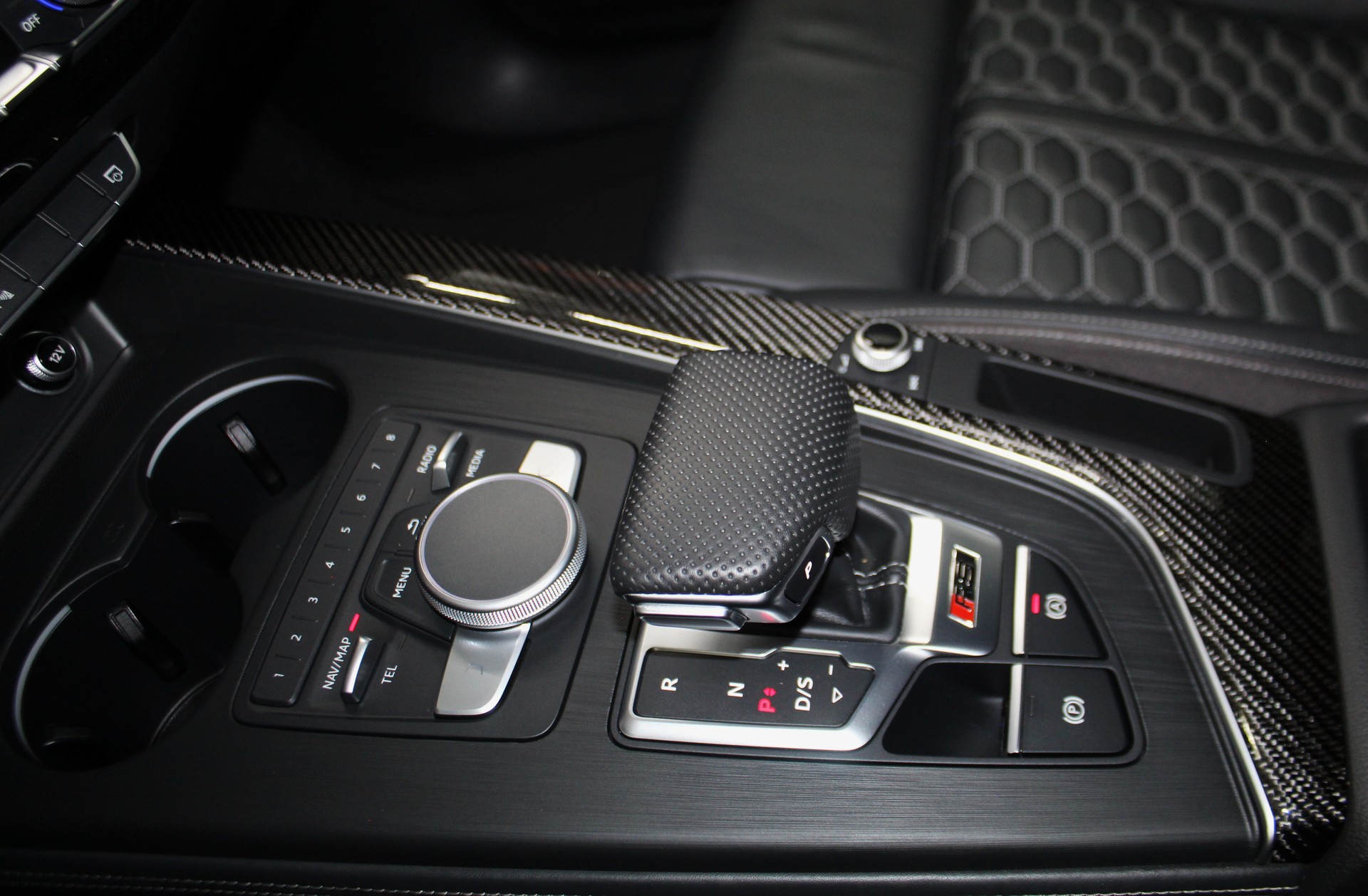 AUDI RS4 Avant 2.9 TFSI quattro tiptronic ABT Edition 510 / Sonderlackierung San Marino Blau / ohne OPF / CH-Fahrzeug-image-15