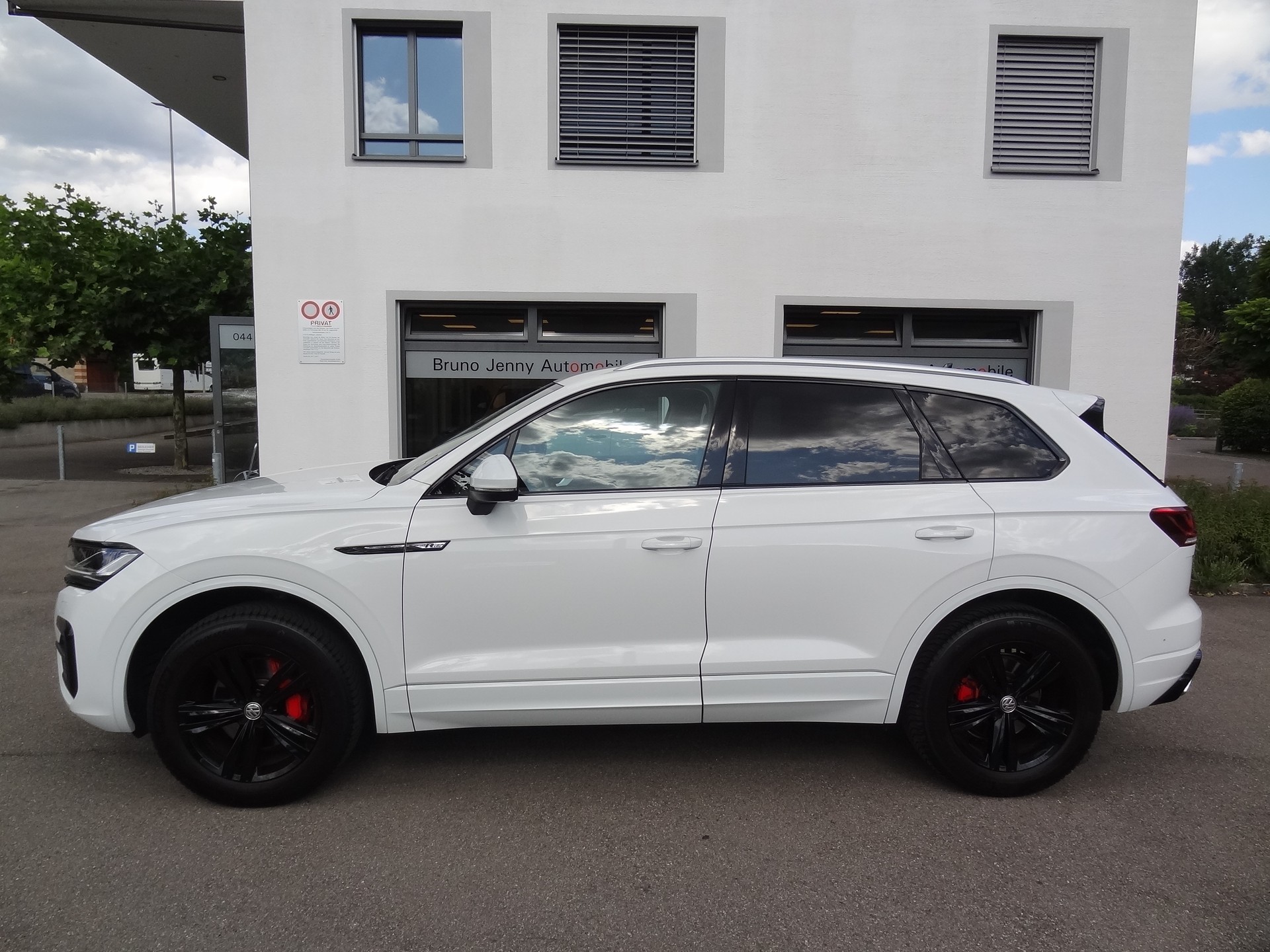 VW Touareg 3.0 TDI Atmosphere Tiptronic-showroom-element-1