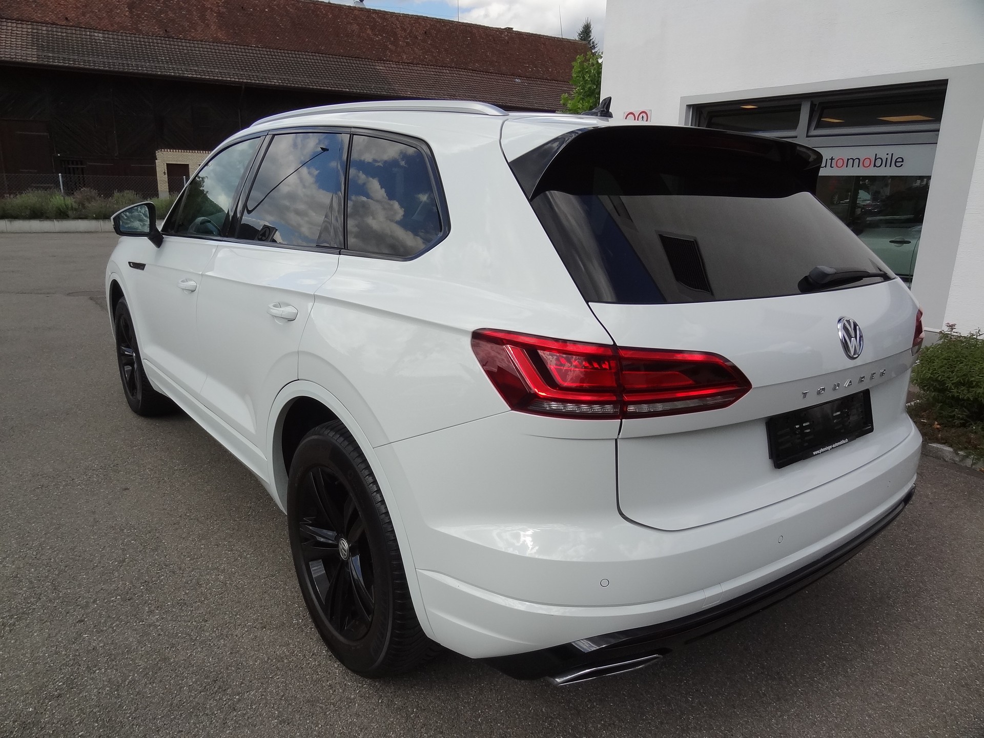 VW Touareg 3.0 TDI Atmosphere Tiptronic-showroom-element-2