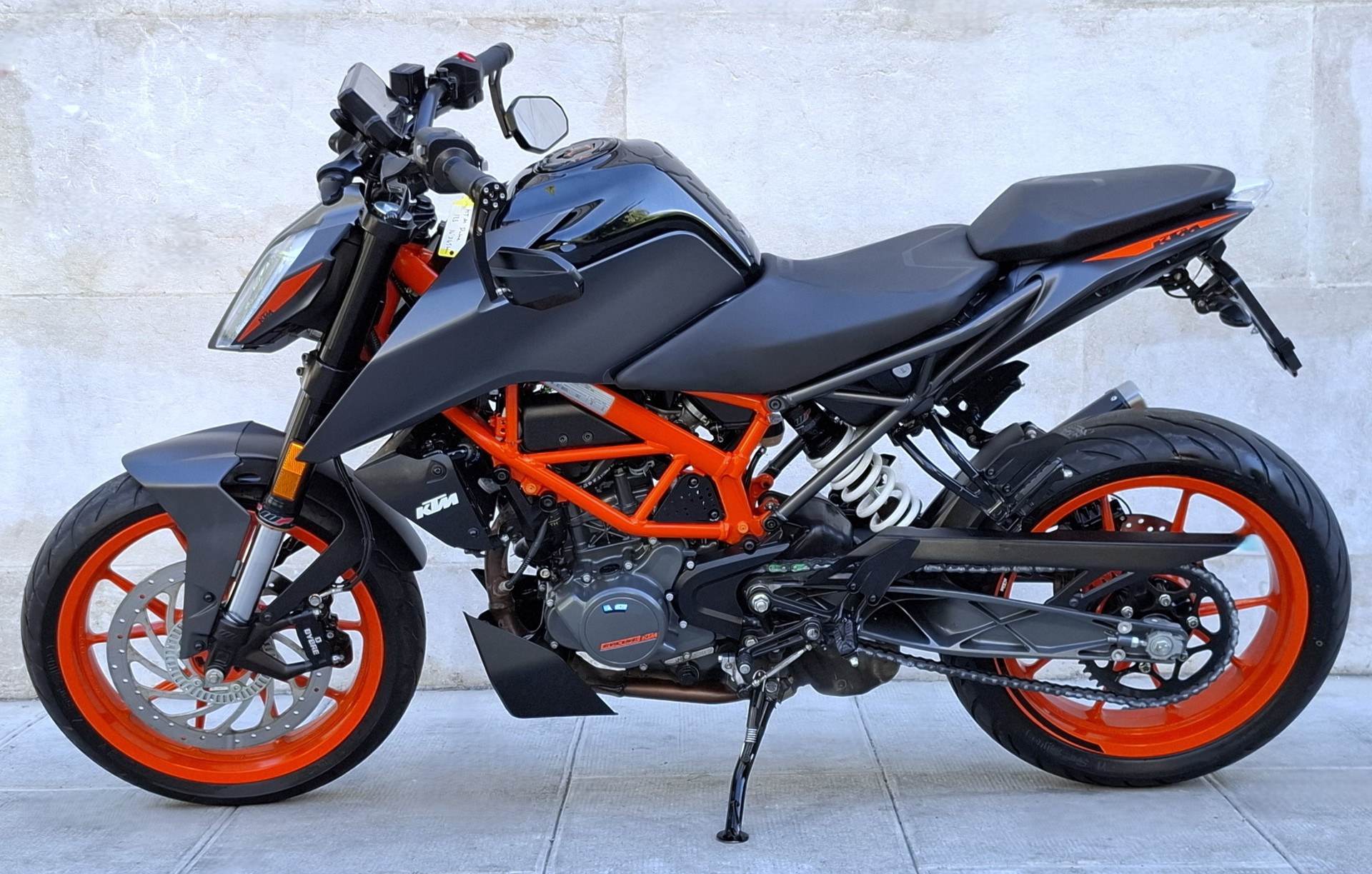 KTM 125 Duke-image-2