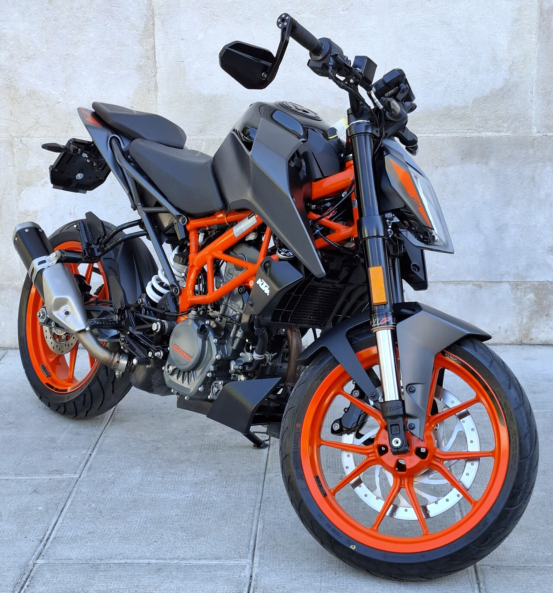 KTM 125 Duke-image-1