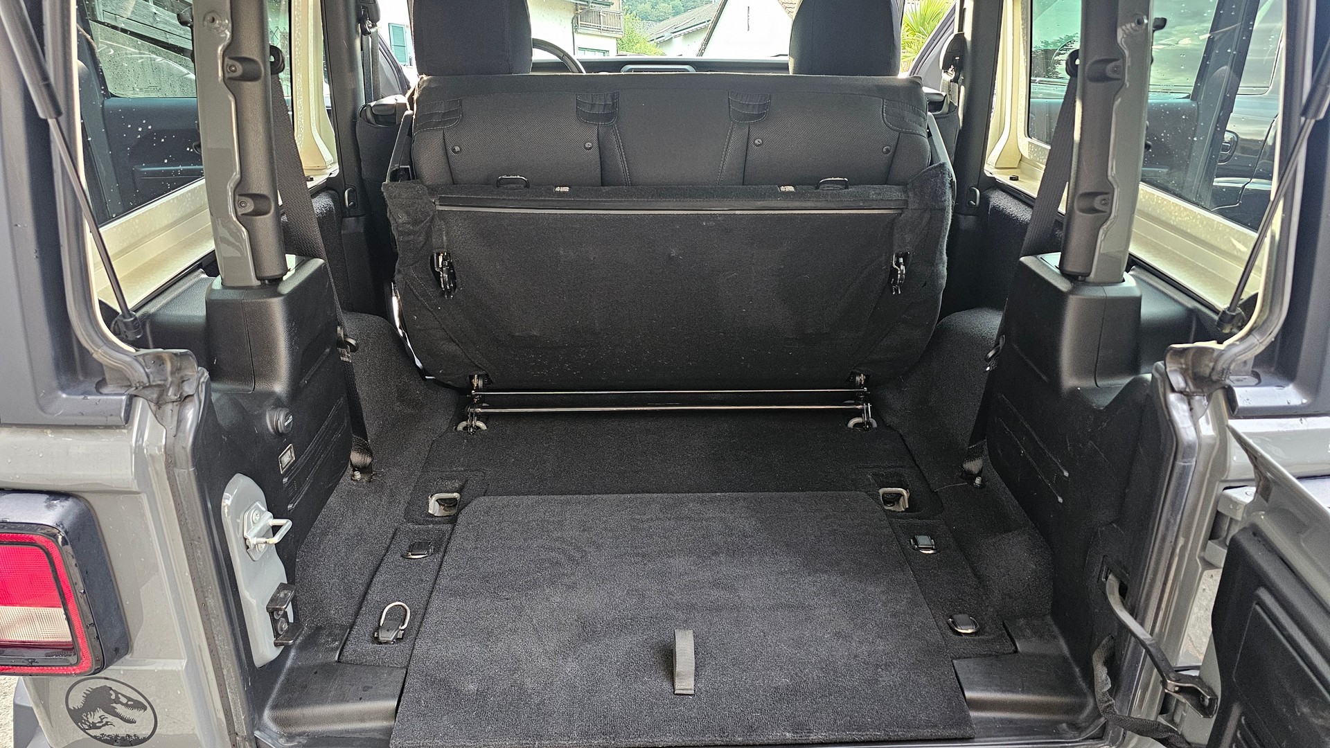 JEEP Wrangler 2.0 Unlimited Sport Automatic-image-11