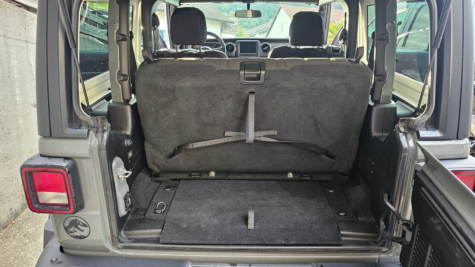 JEEP Wrangler 2.0 Unlimited Sport Automatic-image-10