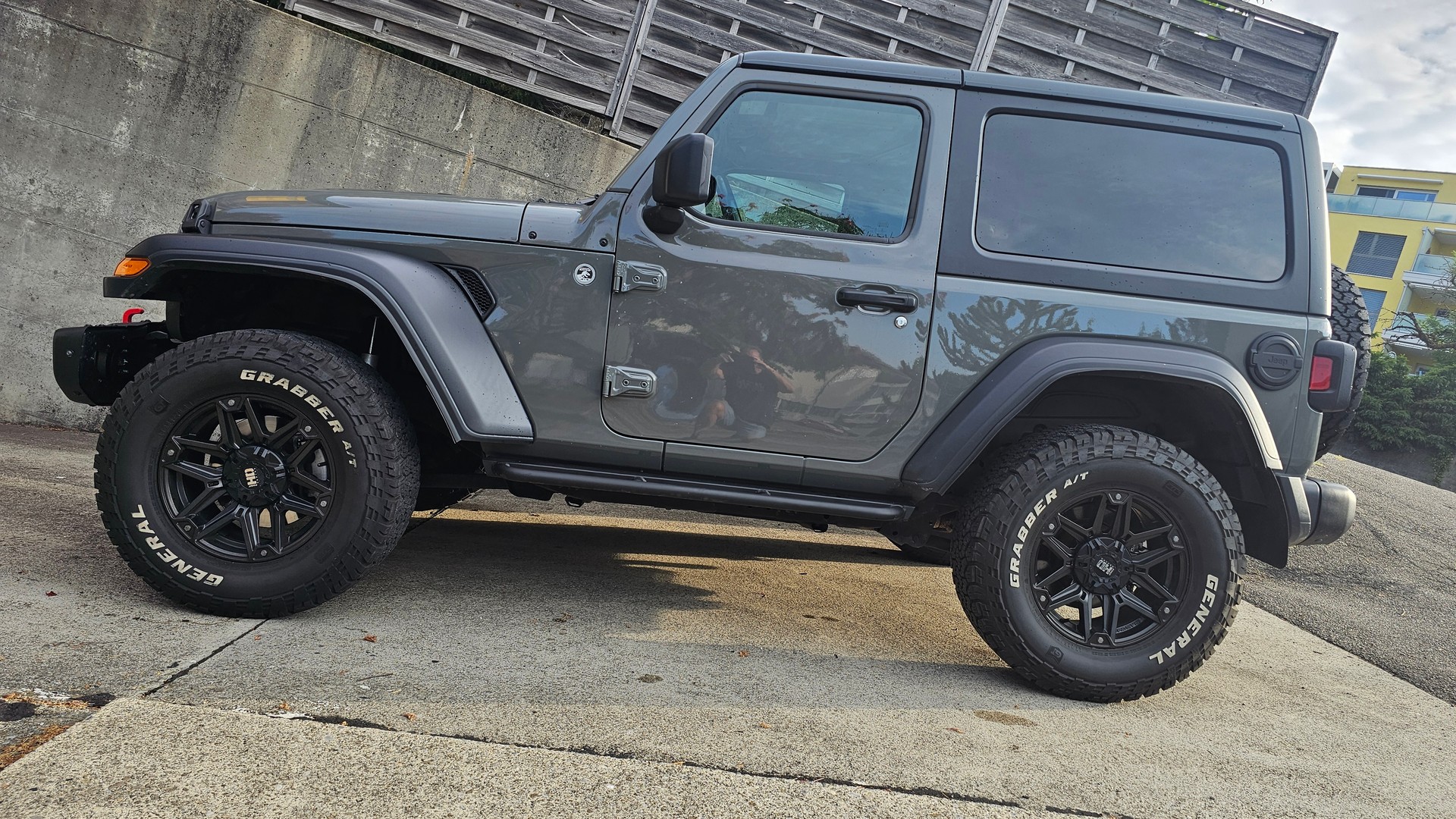 JEEP Wrangler 2.0 Unlimited Sport Automatic-image-4