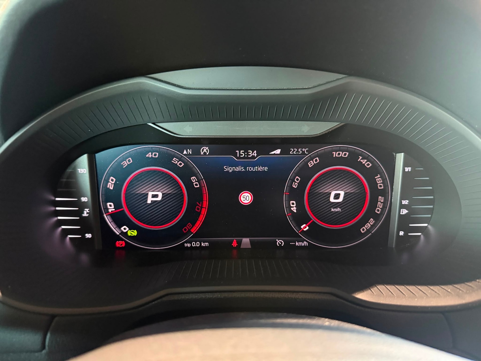 SKODA Octavia Combi 2.0 TSI RS DSG-image-18