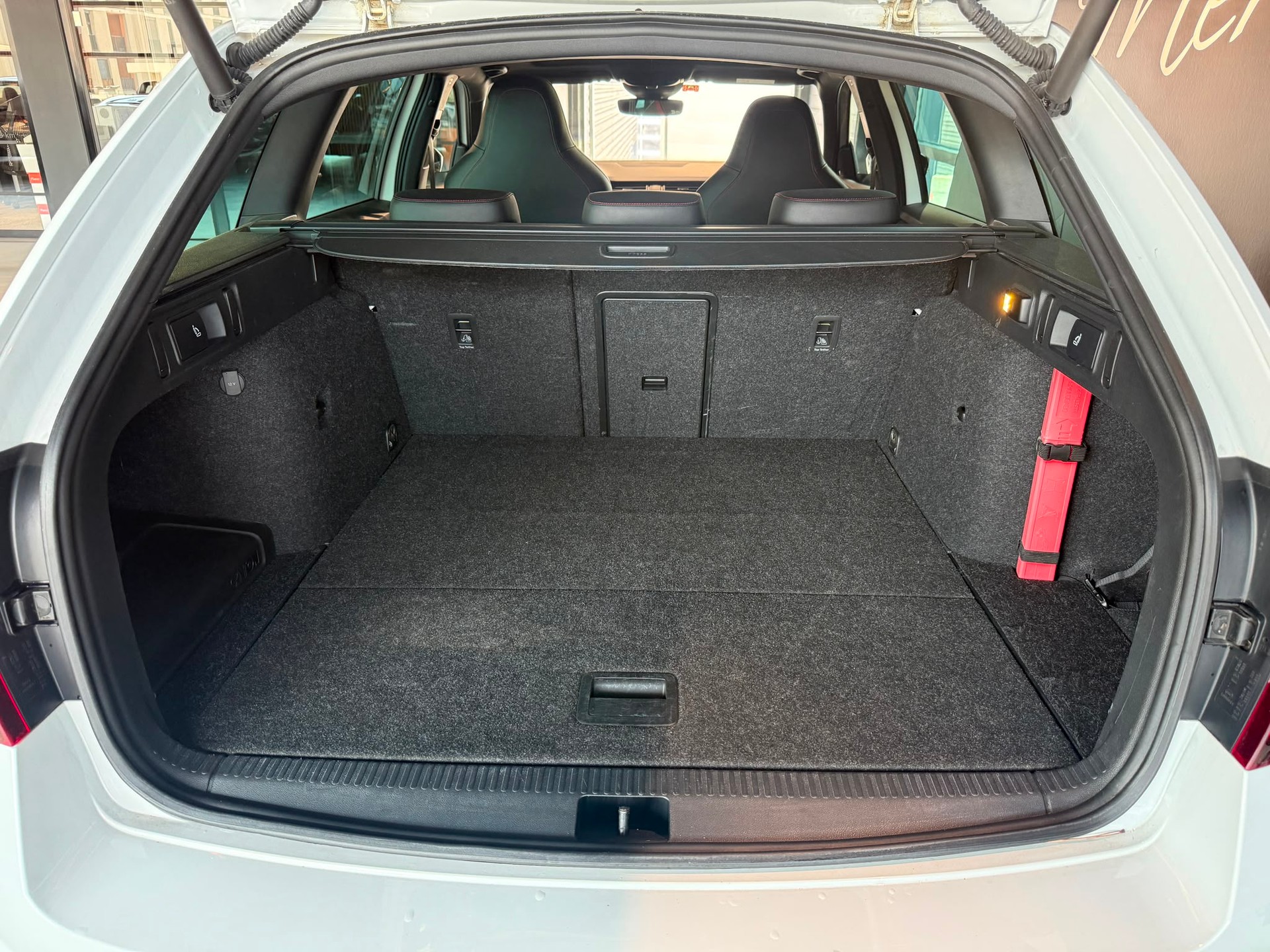 SKODA Octavia Combi 2.0 TSI RS DSG-image-29