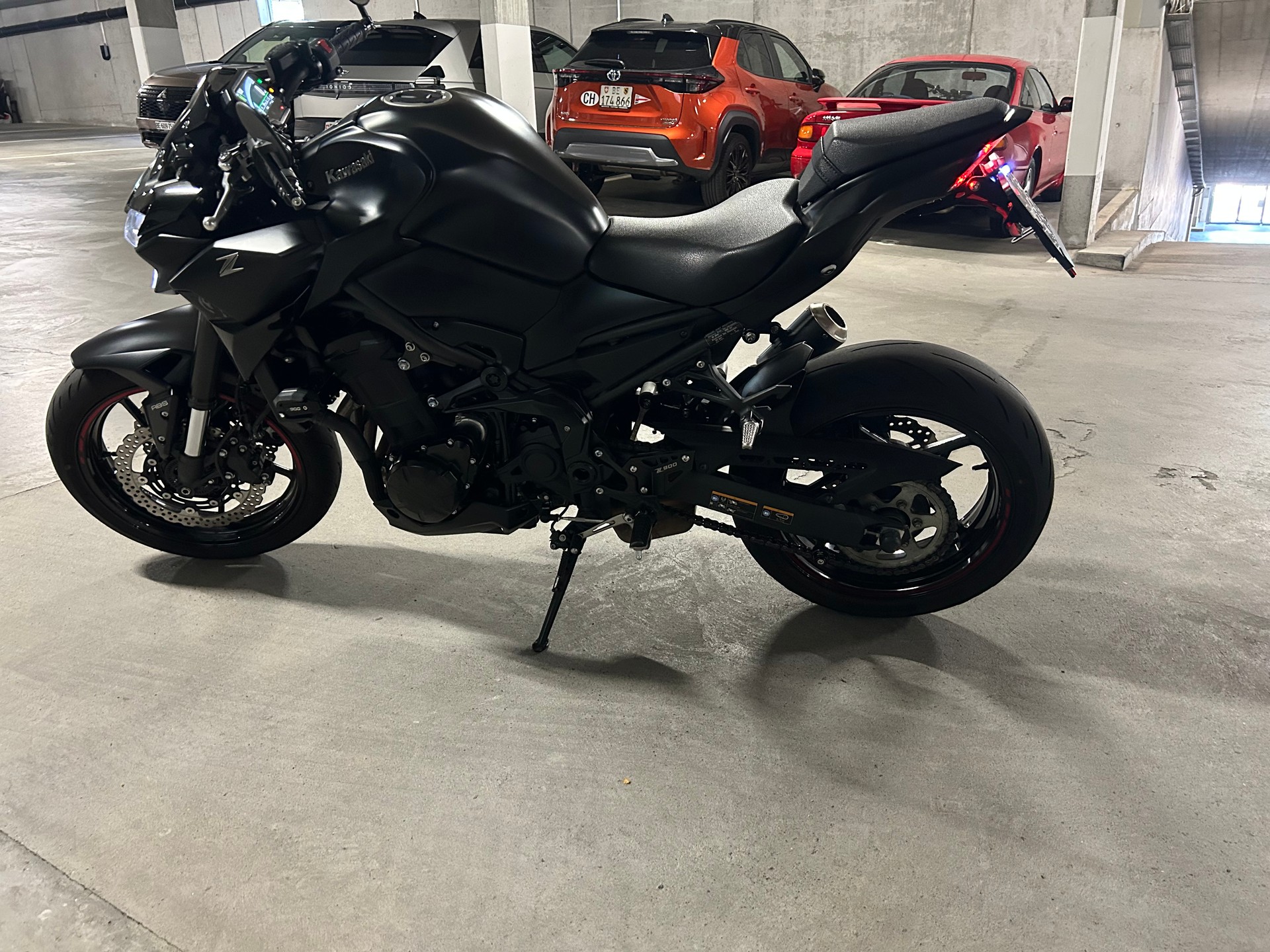 KAWASAKI Z900-image-1