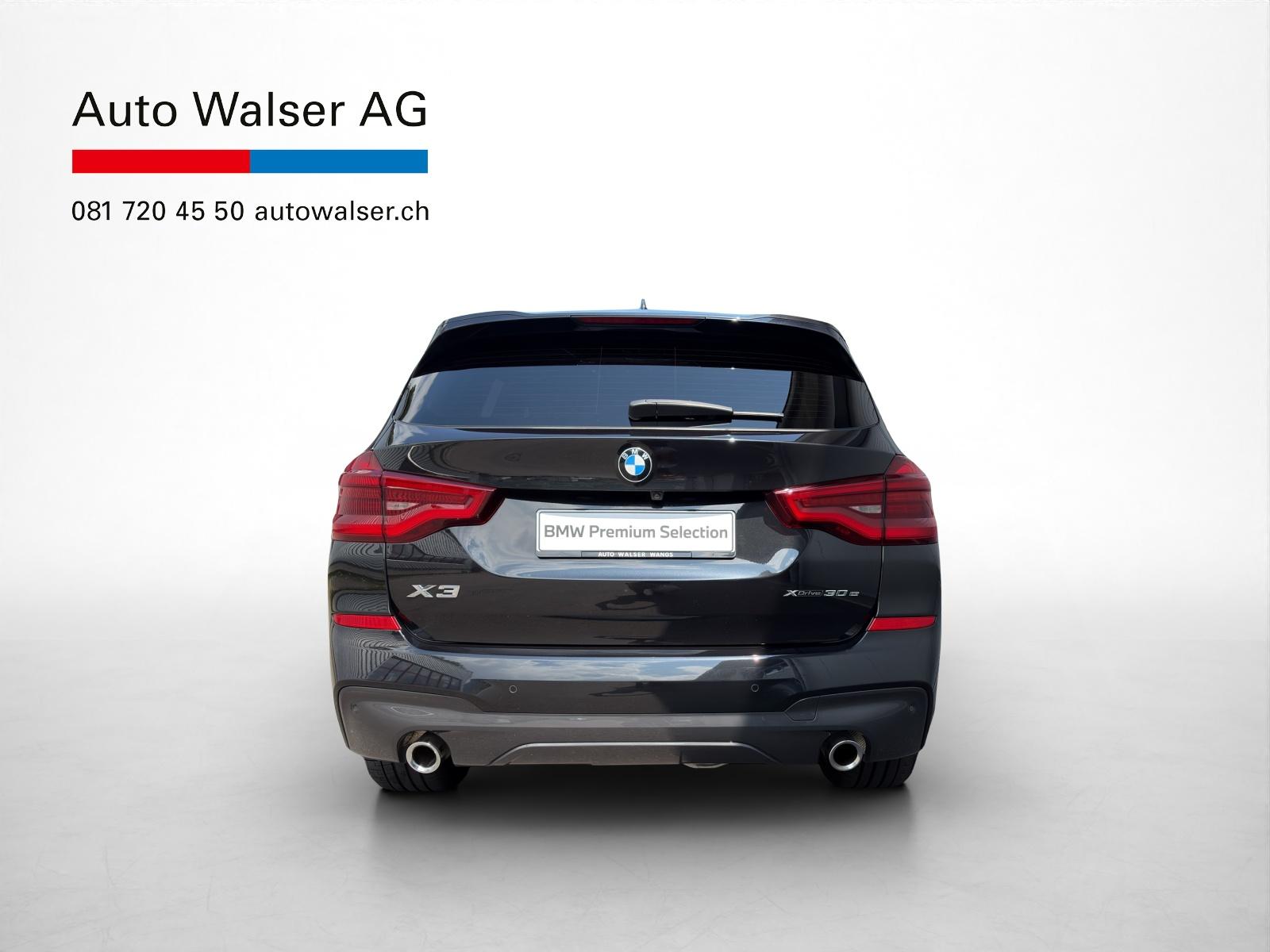 BMW X3 30e xDrive-showroom-element-3